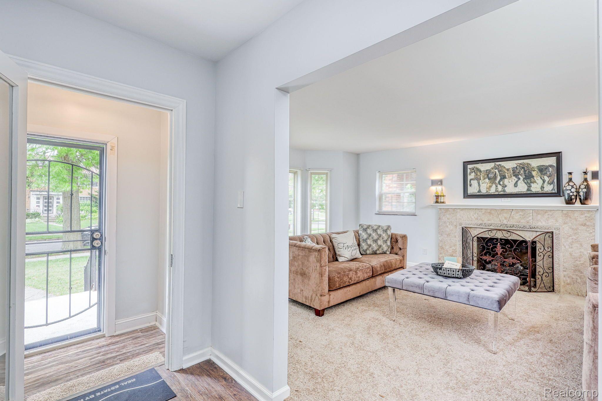 18606 OAK Drive