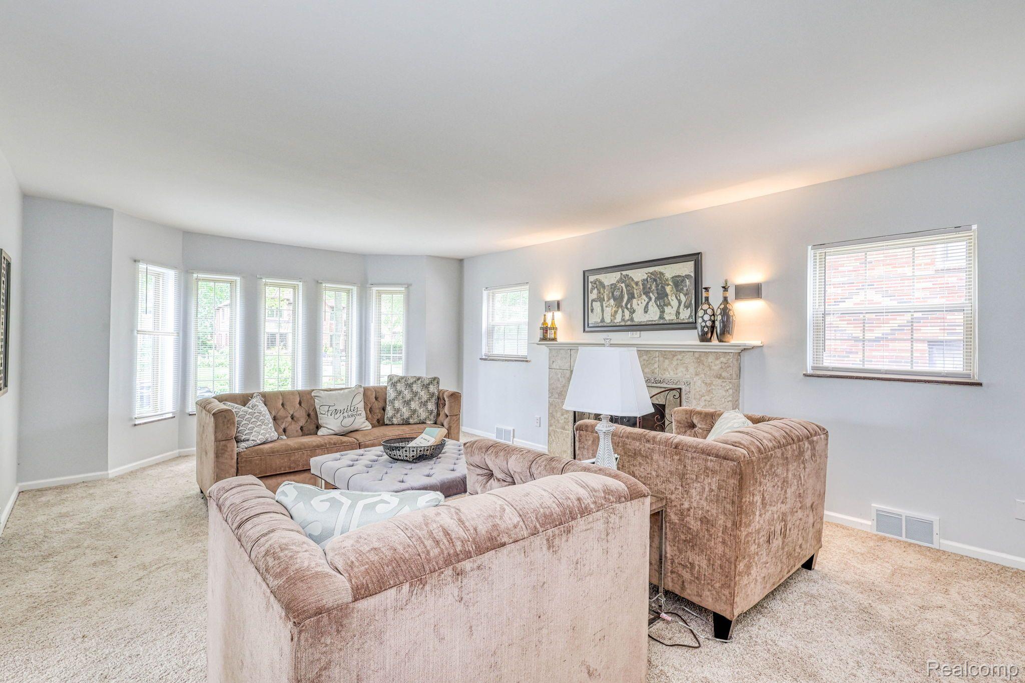 18606 OAK Drive