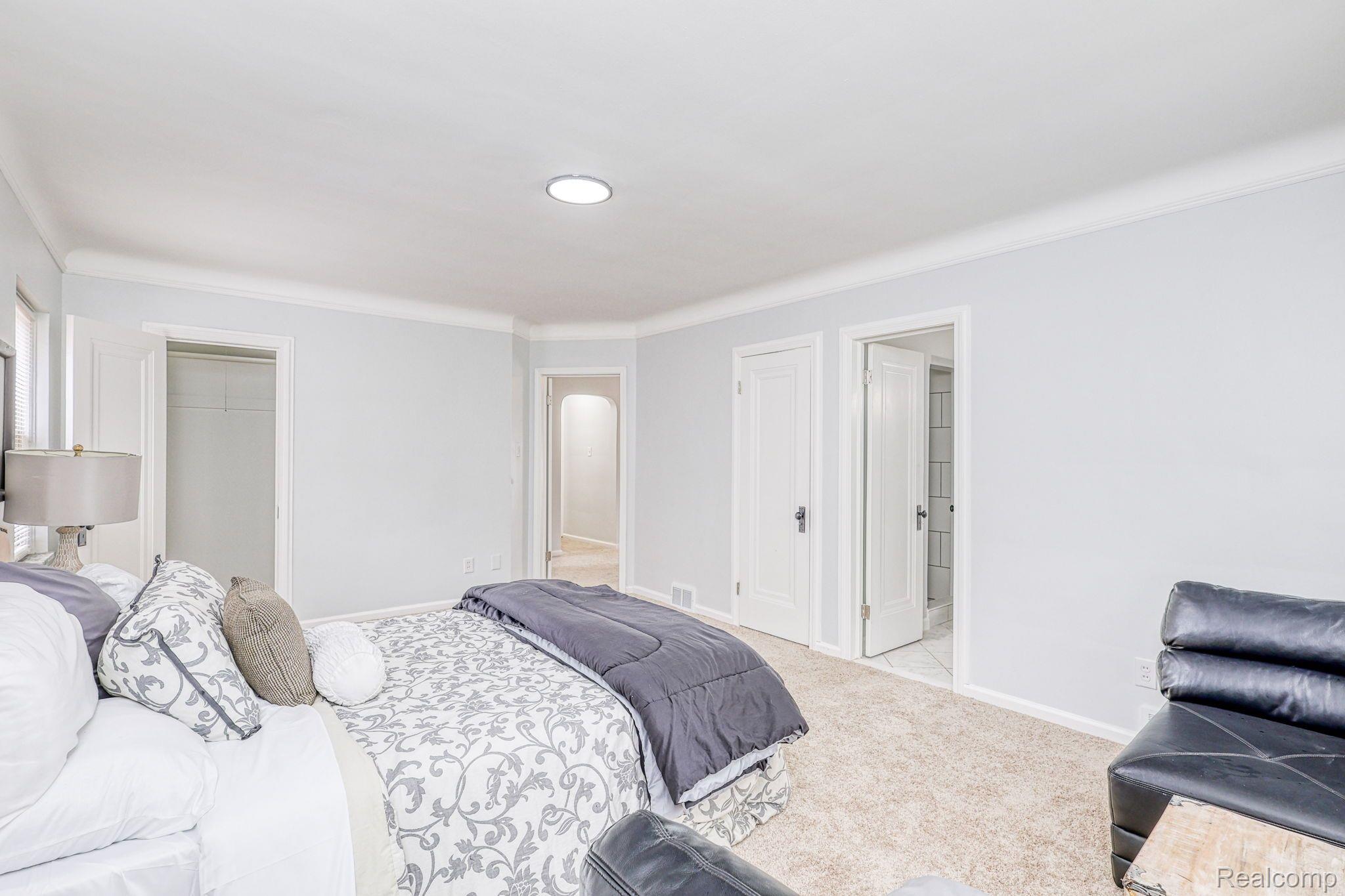 18606 OAK Drive