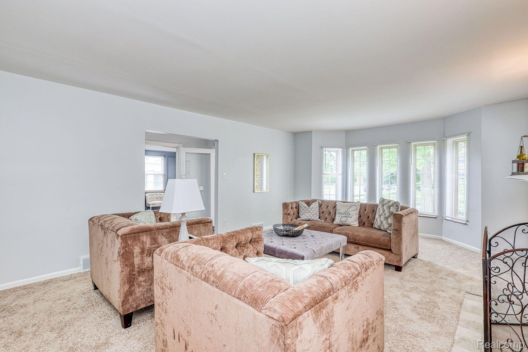 18606 OAK Drive