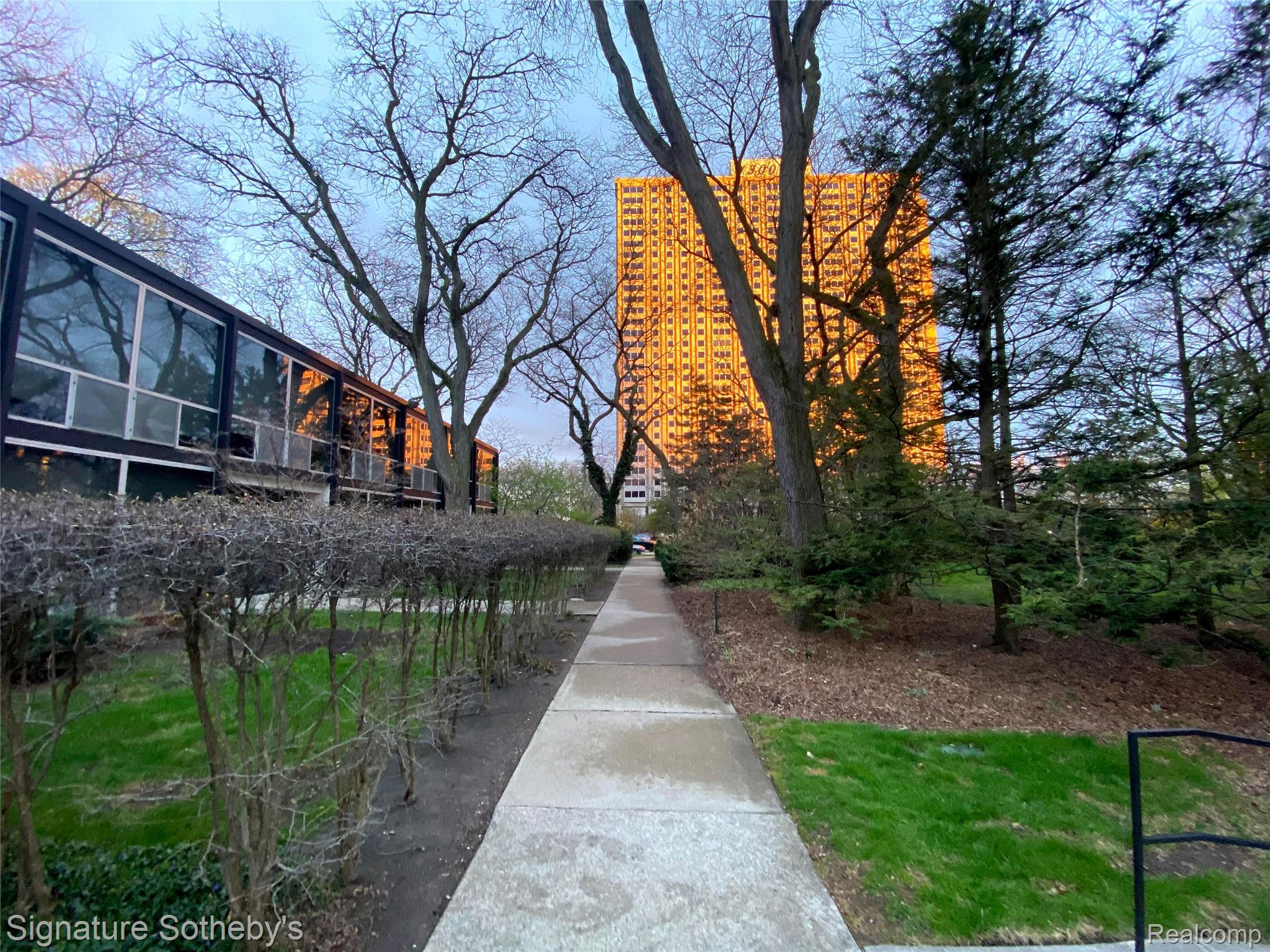 1414 Joliet Place