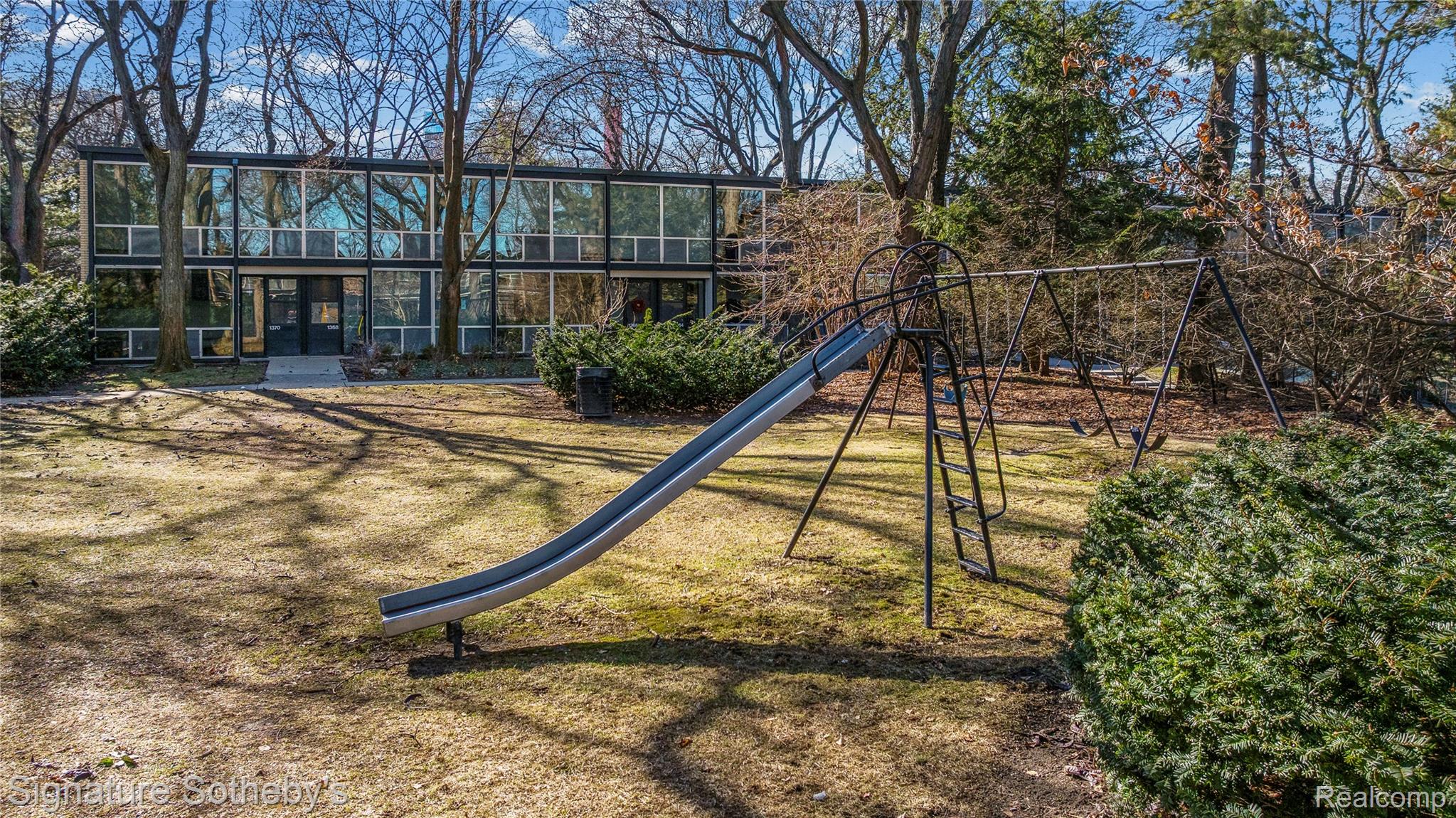 1414 Joliet Place