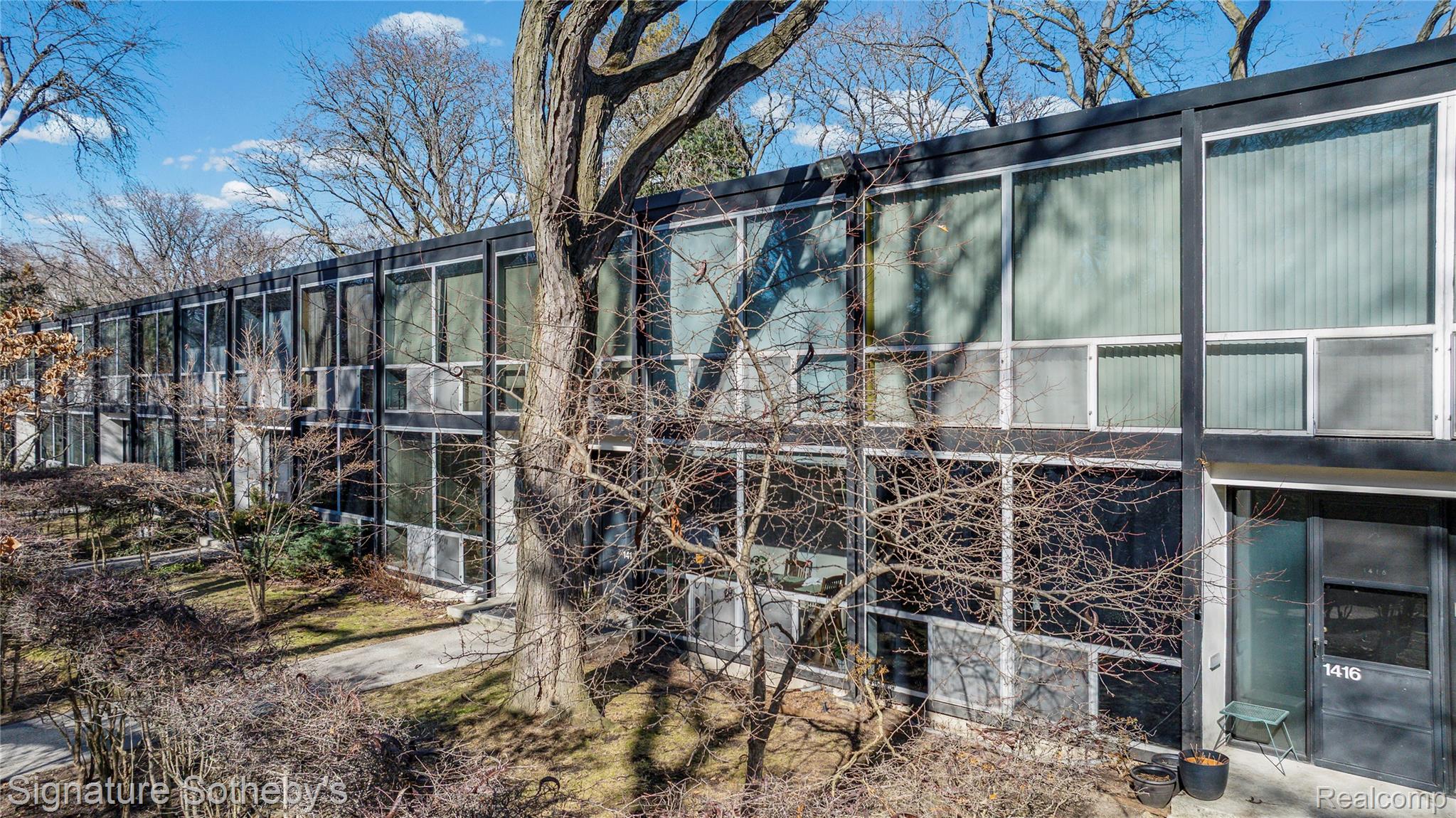 1414 Joliet Place
