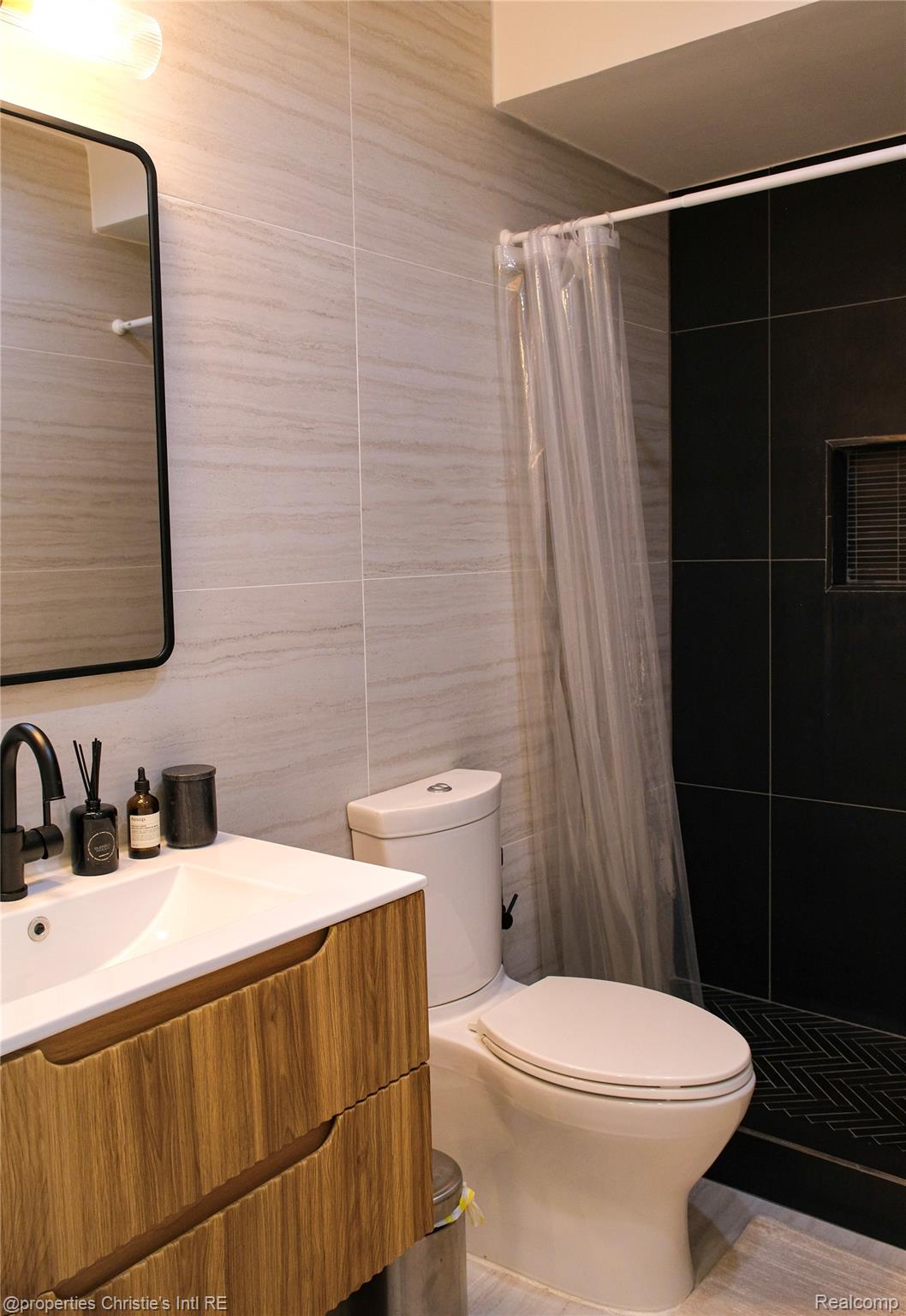 1929 ORLEANS Street 3