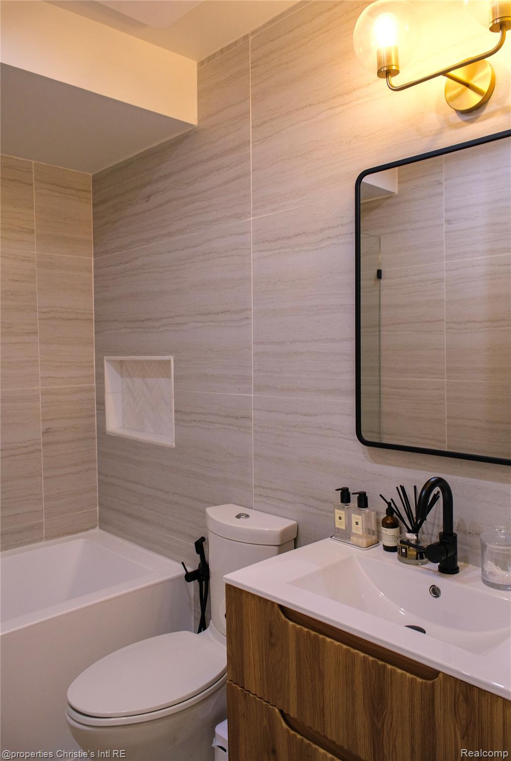 1929 ORLEANS Street 3