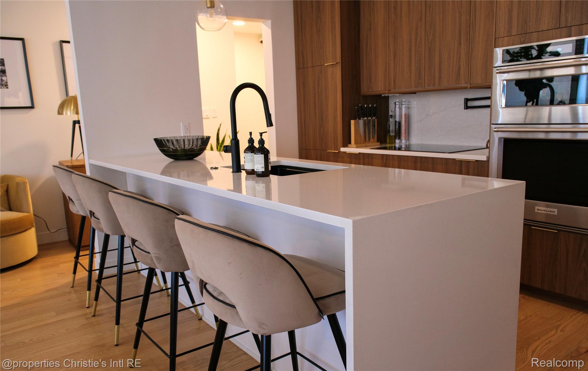 1929 ORLEANS Street 3