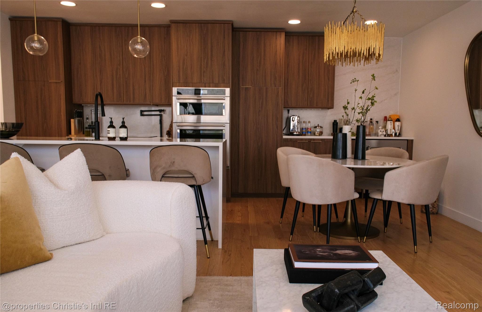 1929 ORLEANS Street 3