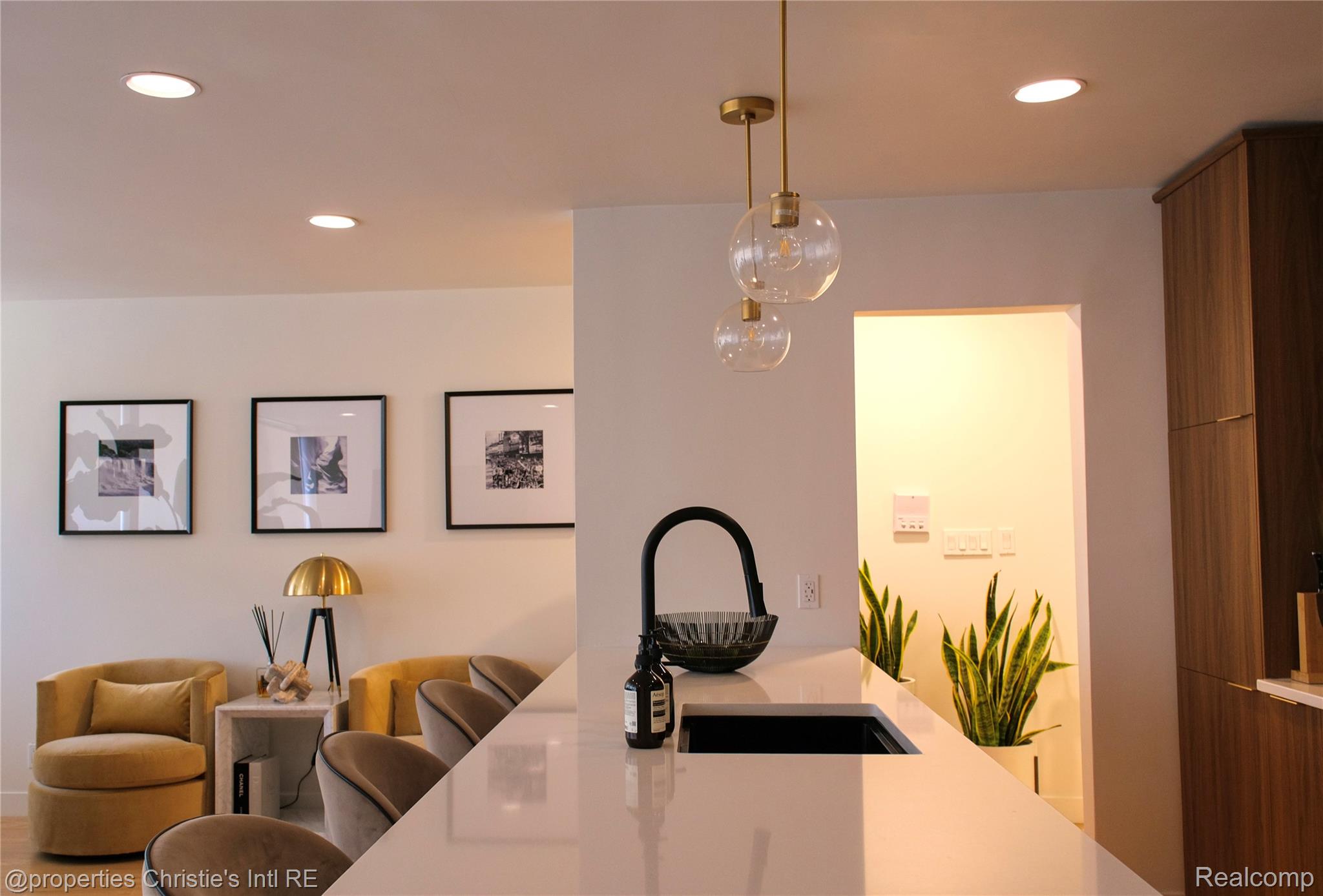 1929 ORLEANS Street 3