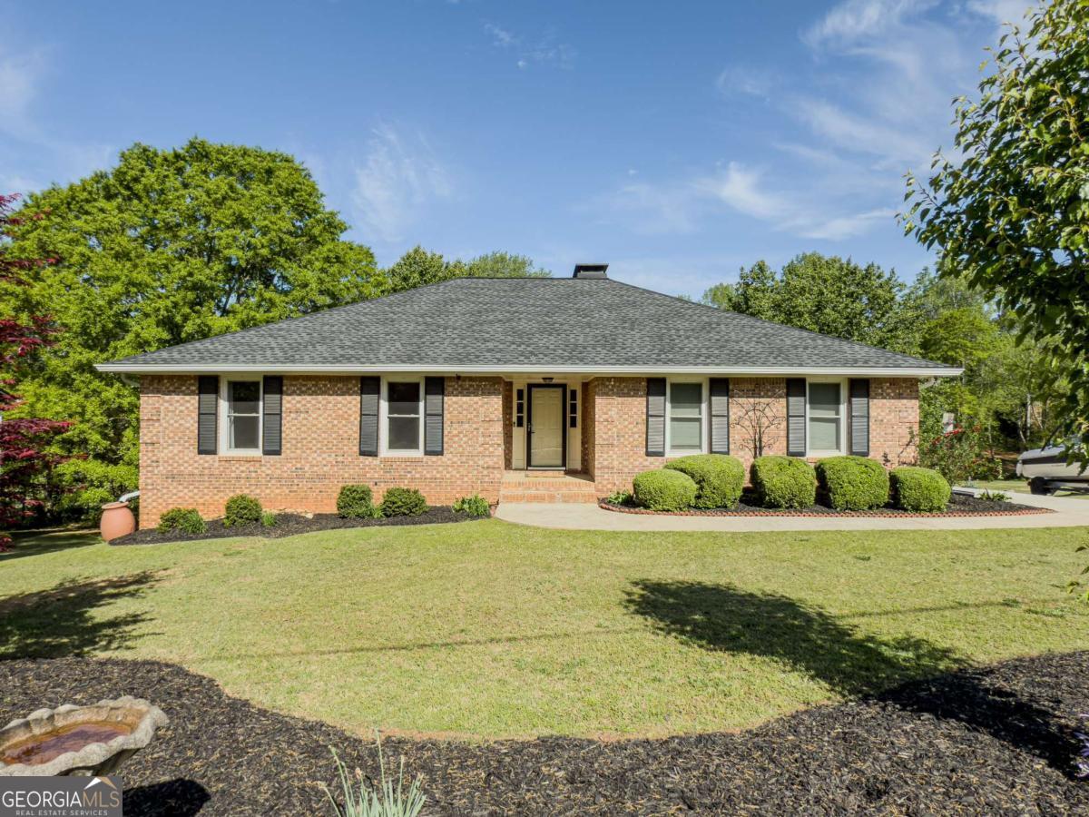 458 Valley Woods Circle SE