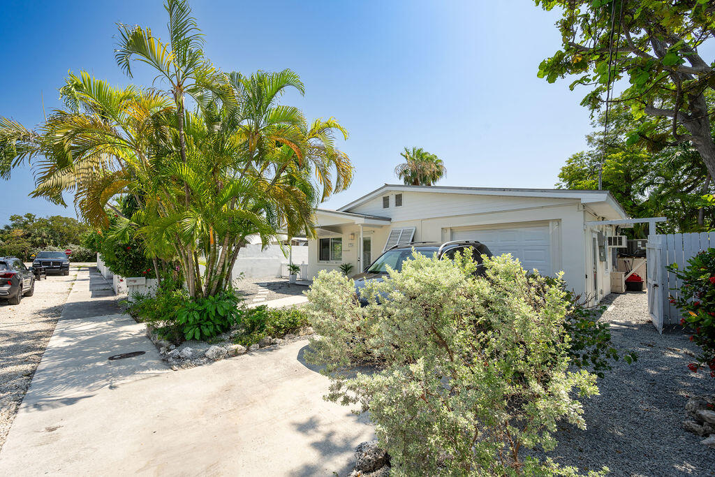 1724 Bahama Drive