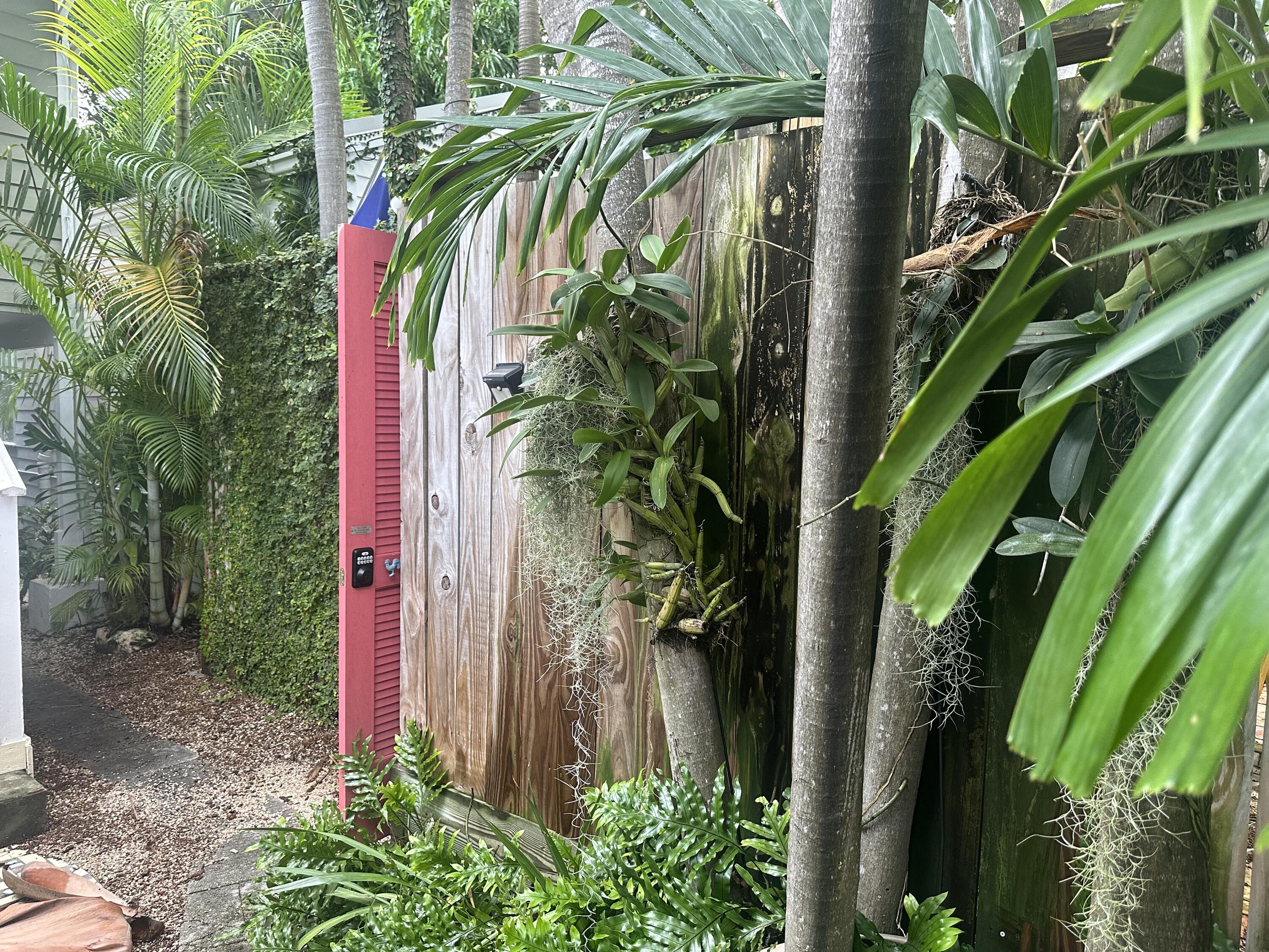 1012 Varela Street Unit: 2
