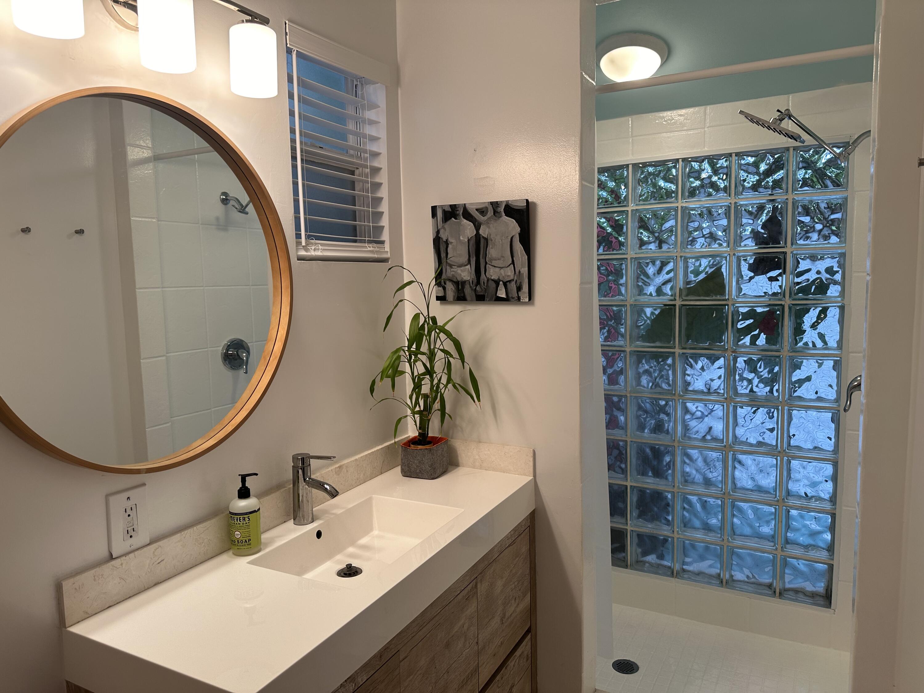1012 Varela Street Unit: 2