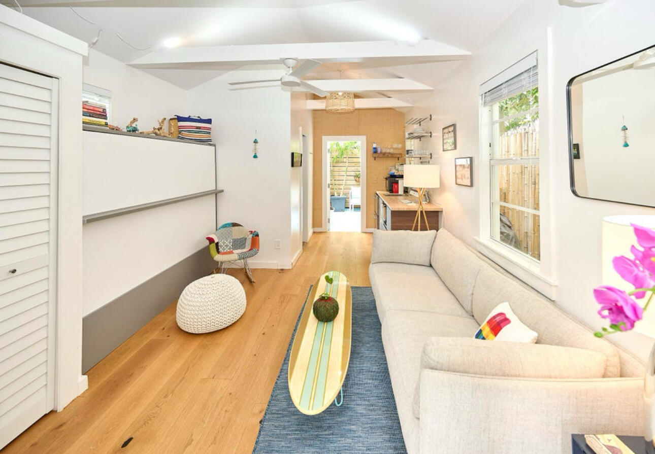 1012 Varela Street Unit: 2