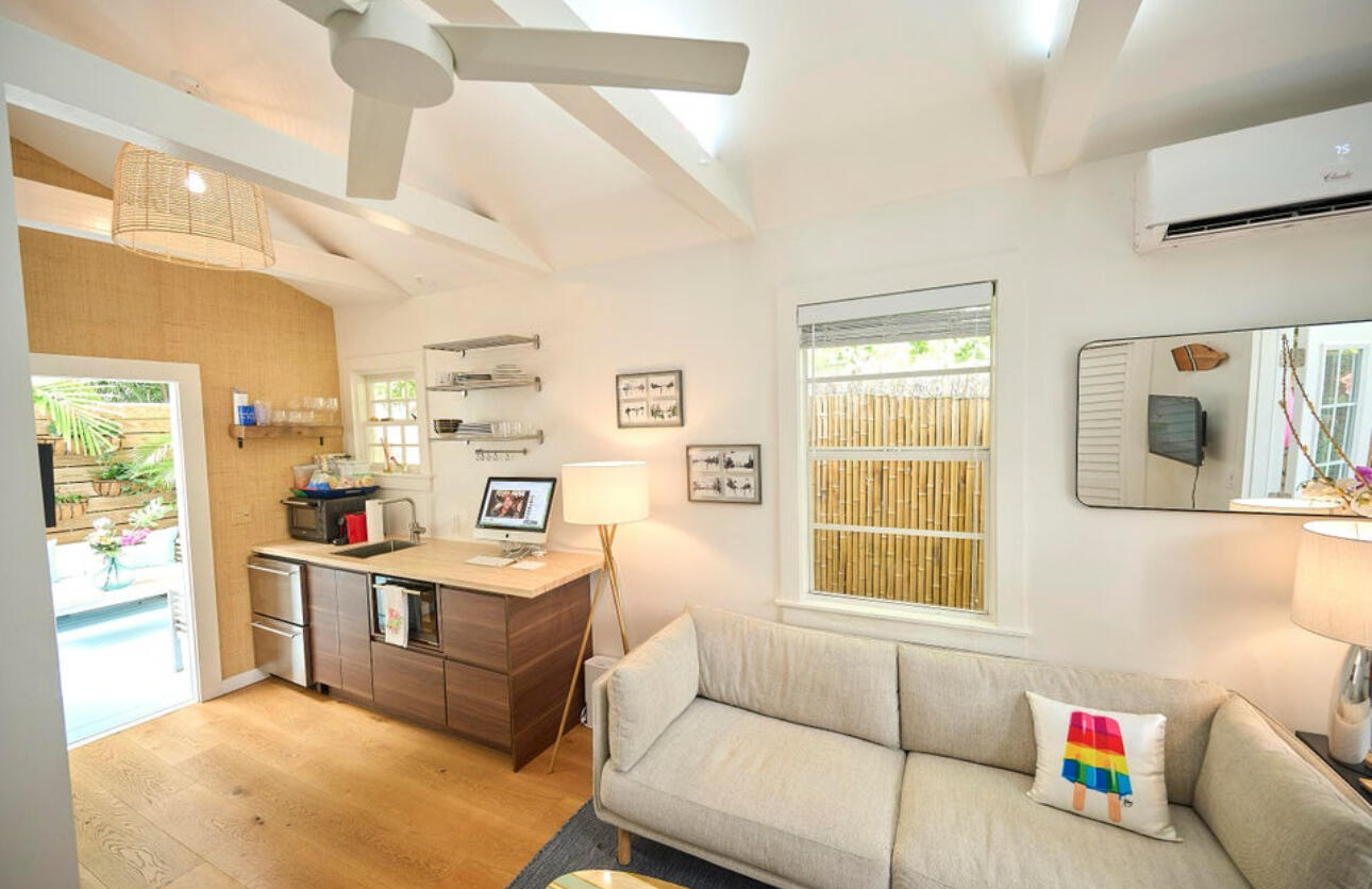 1012 Varela Street Unit: 2
