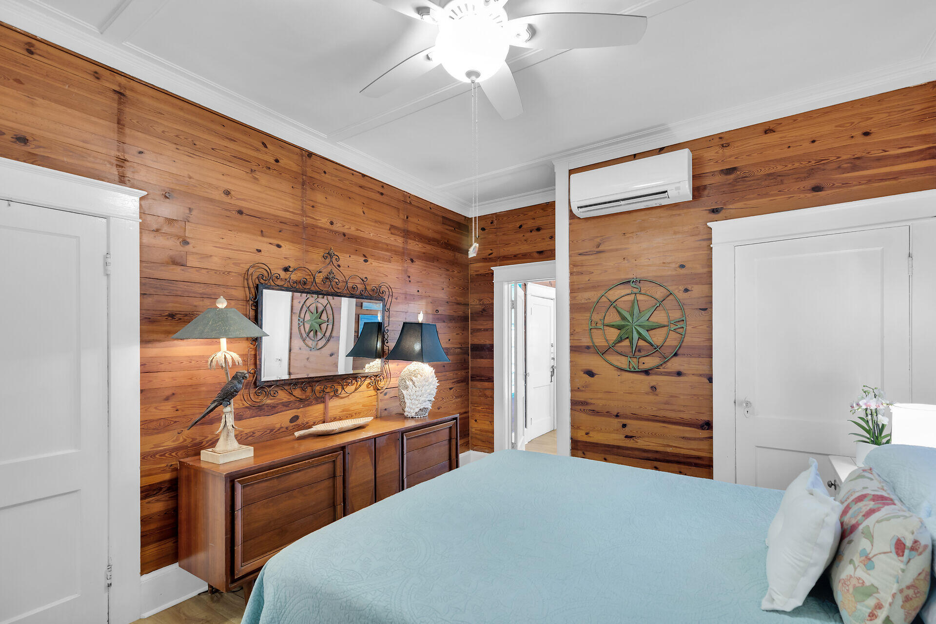 1205 Newton Street Unit: 1