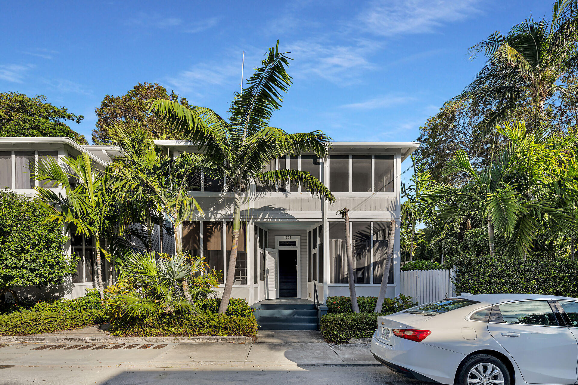 1205 Newton Street Unit: 1
