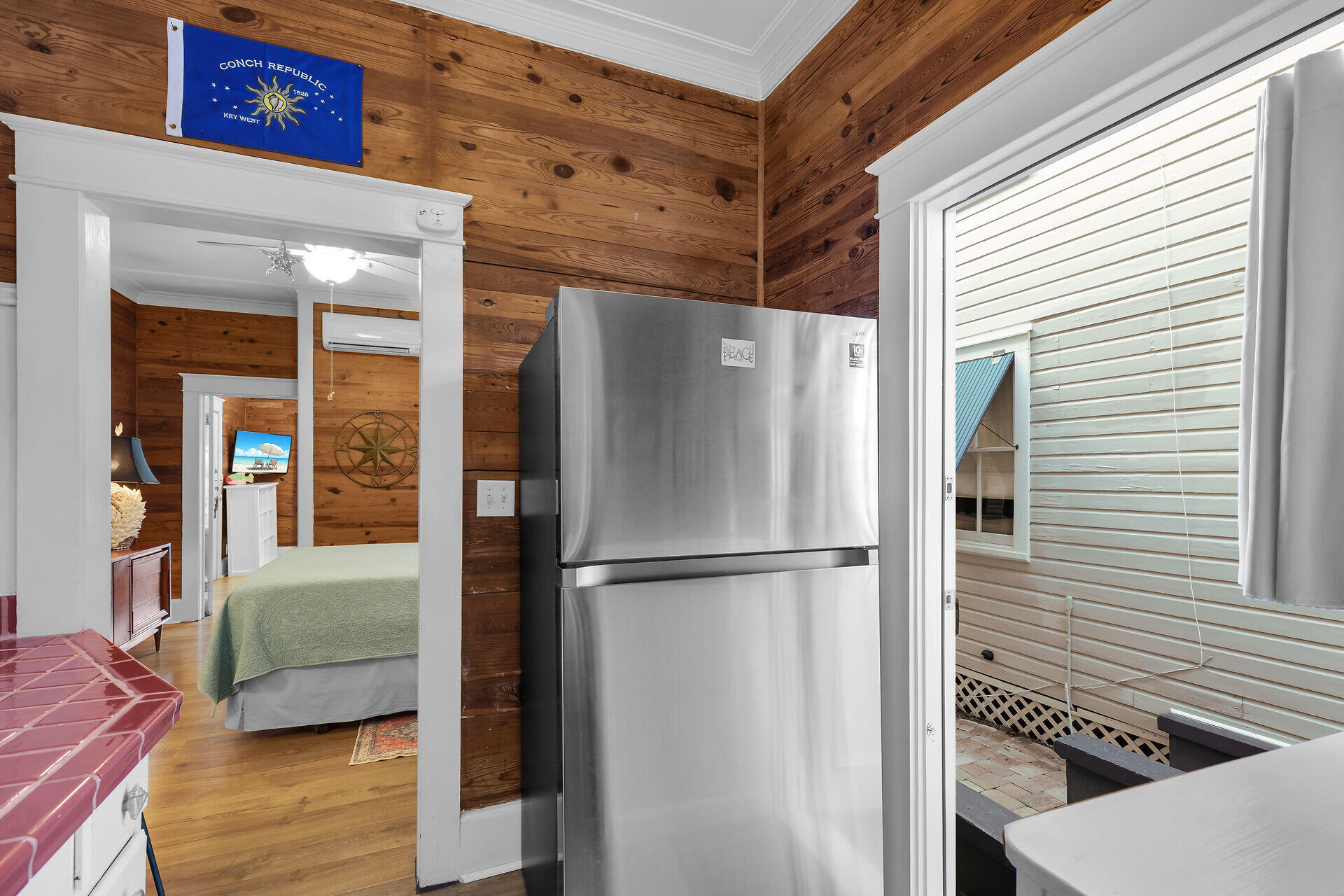 1205 Newton Street Unit: 1