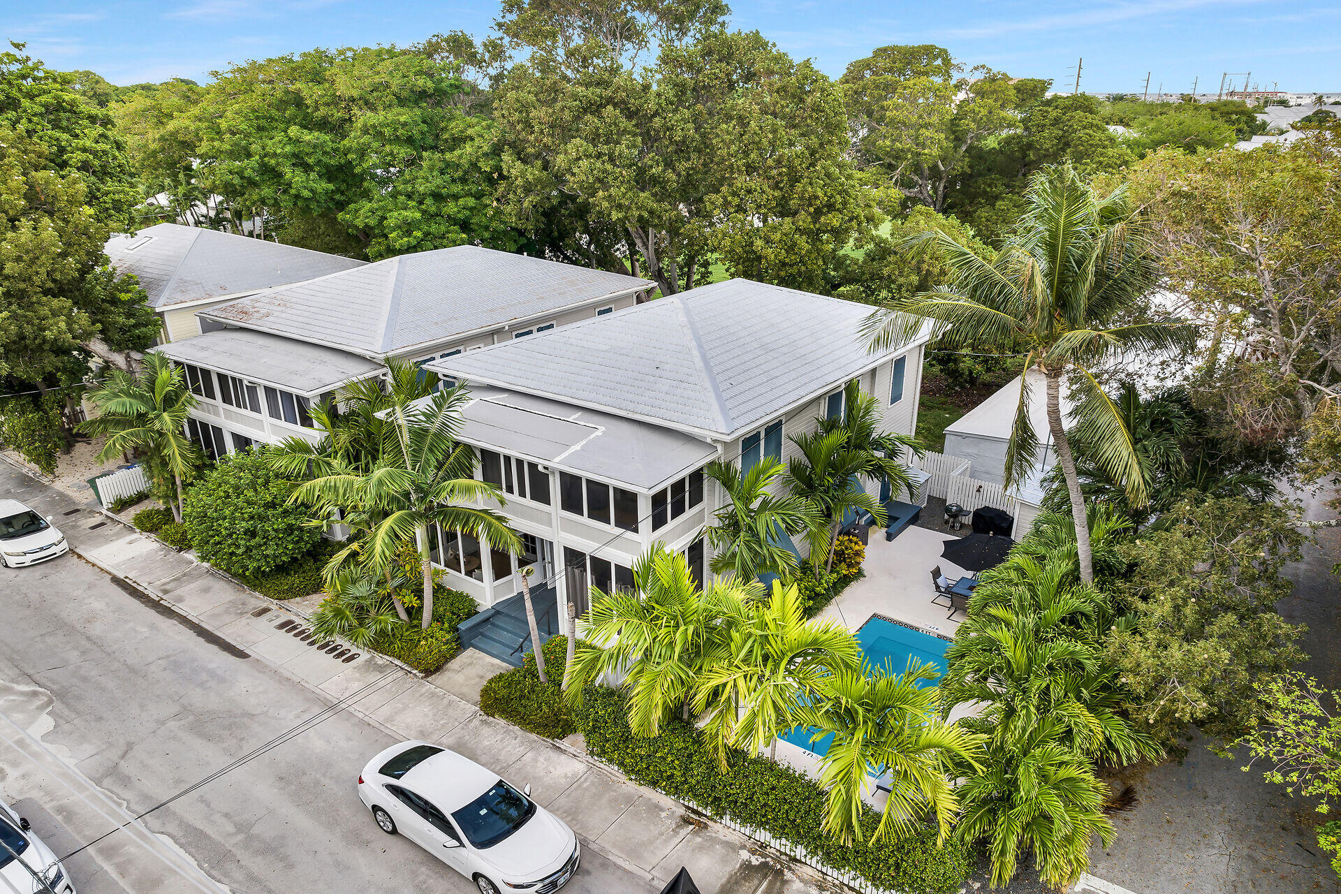 1205 Newton Street Unit: 1