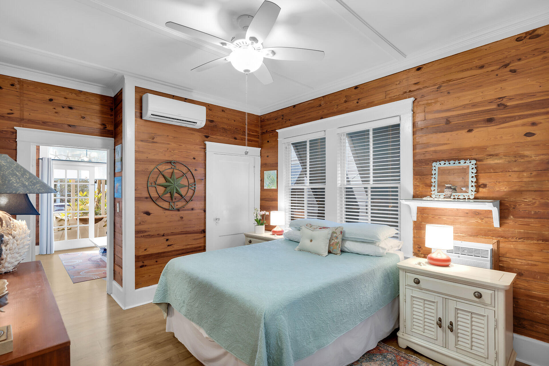 1205 Newton Street Unit: 1