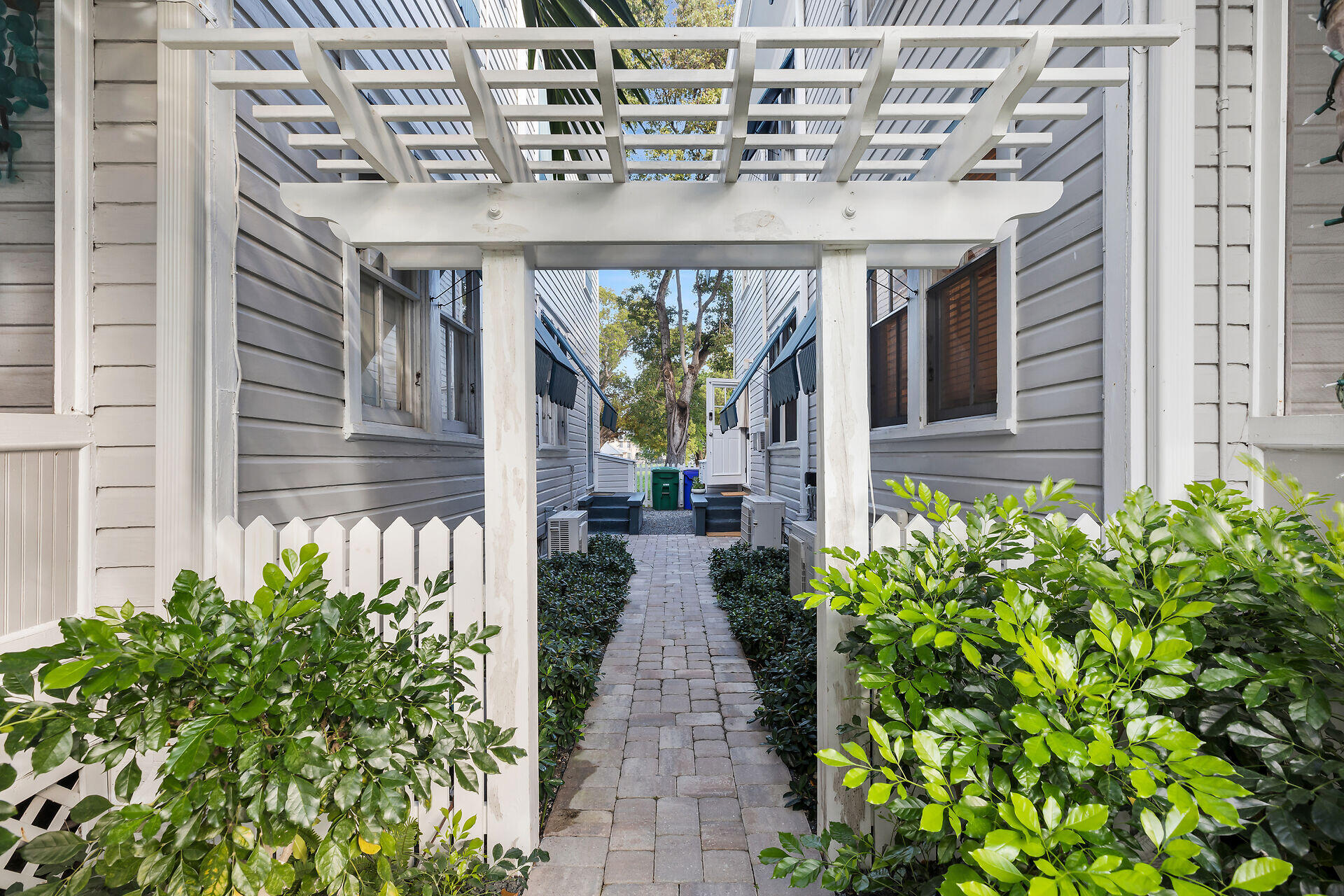 1205 Newton Street Unit: 1