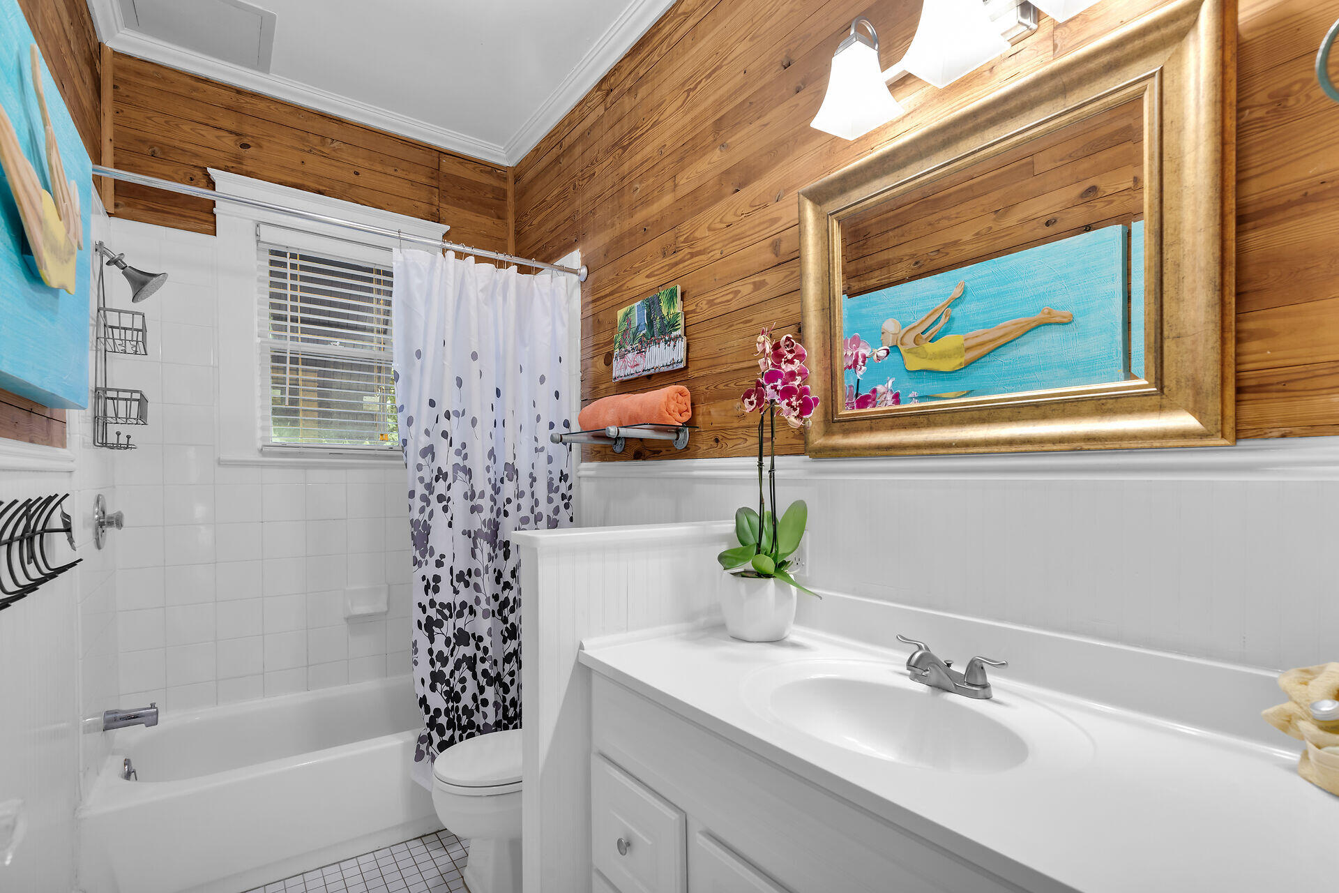 1205 Newton Street Unit: 1