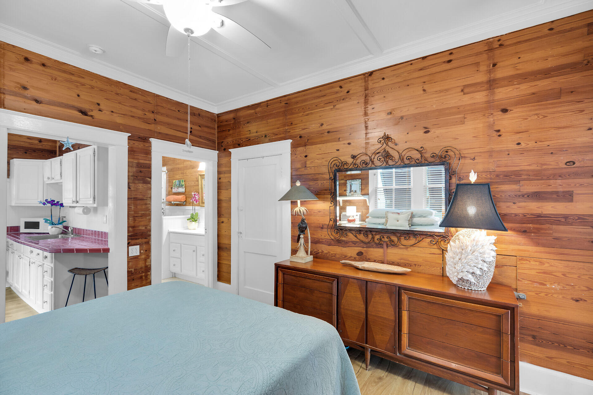 1205 Newton Street Unit: 1