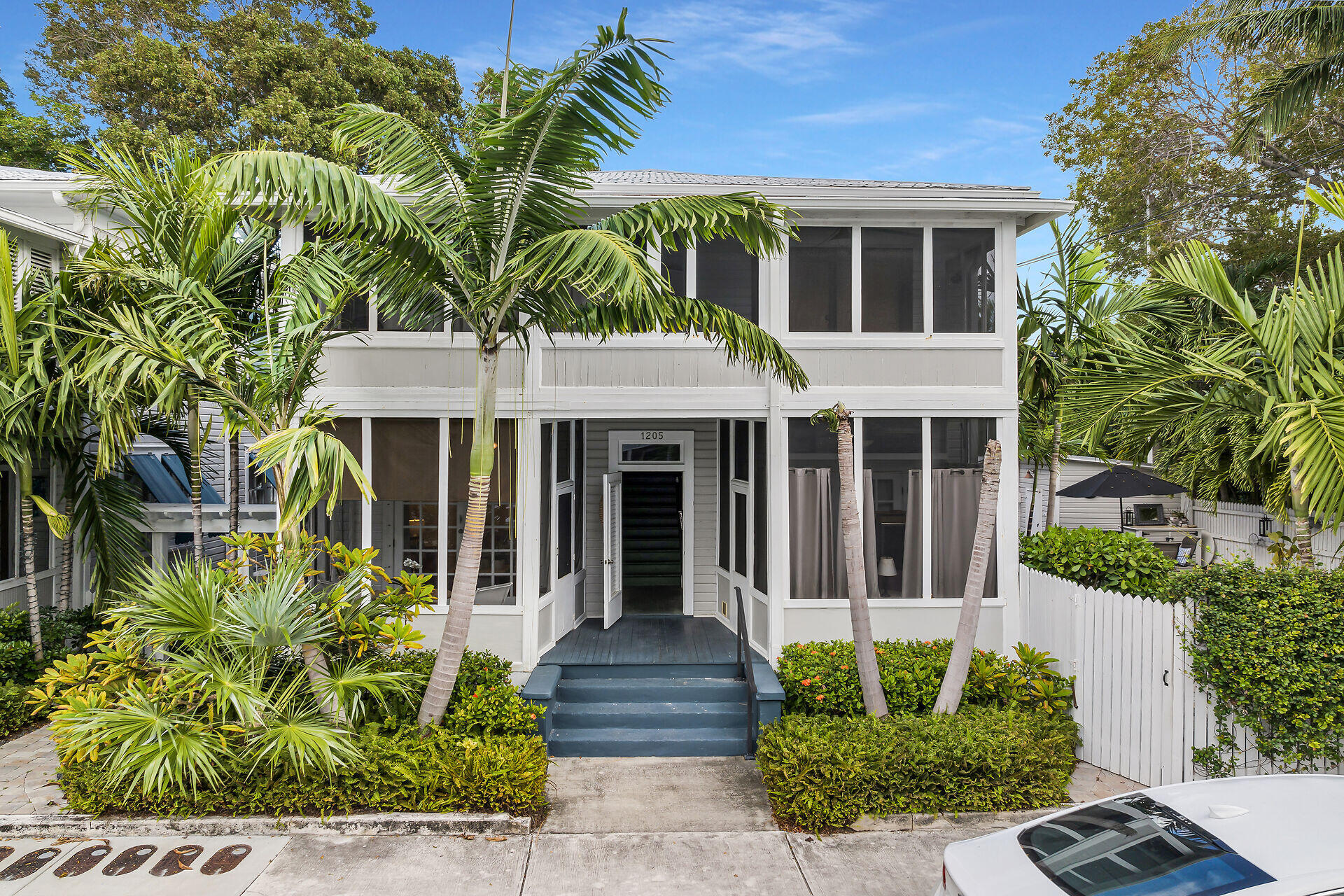 1205 Newton Street Unit: 1