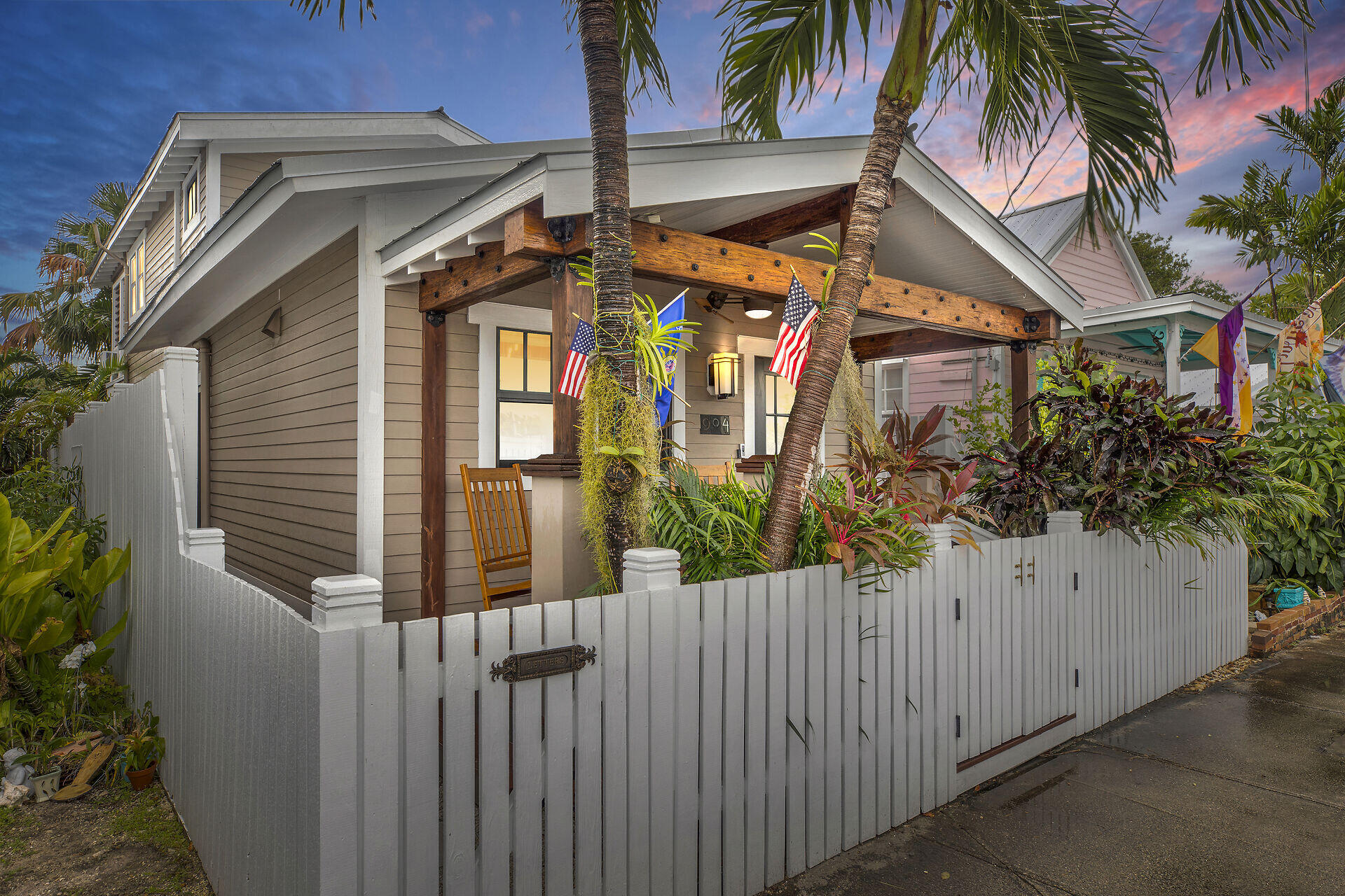 904 Olivia Street
