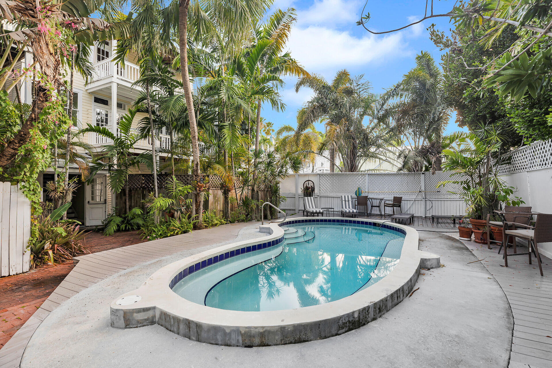 812 Fleming Street Unit: 2