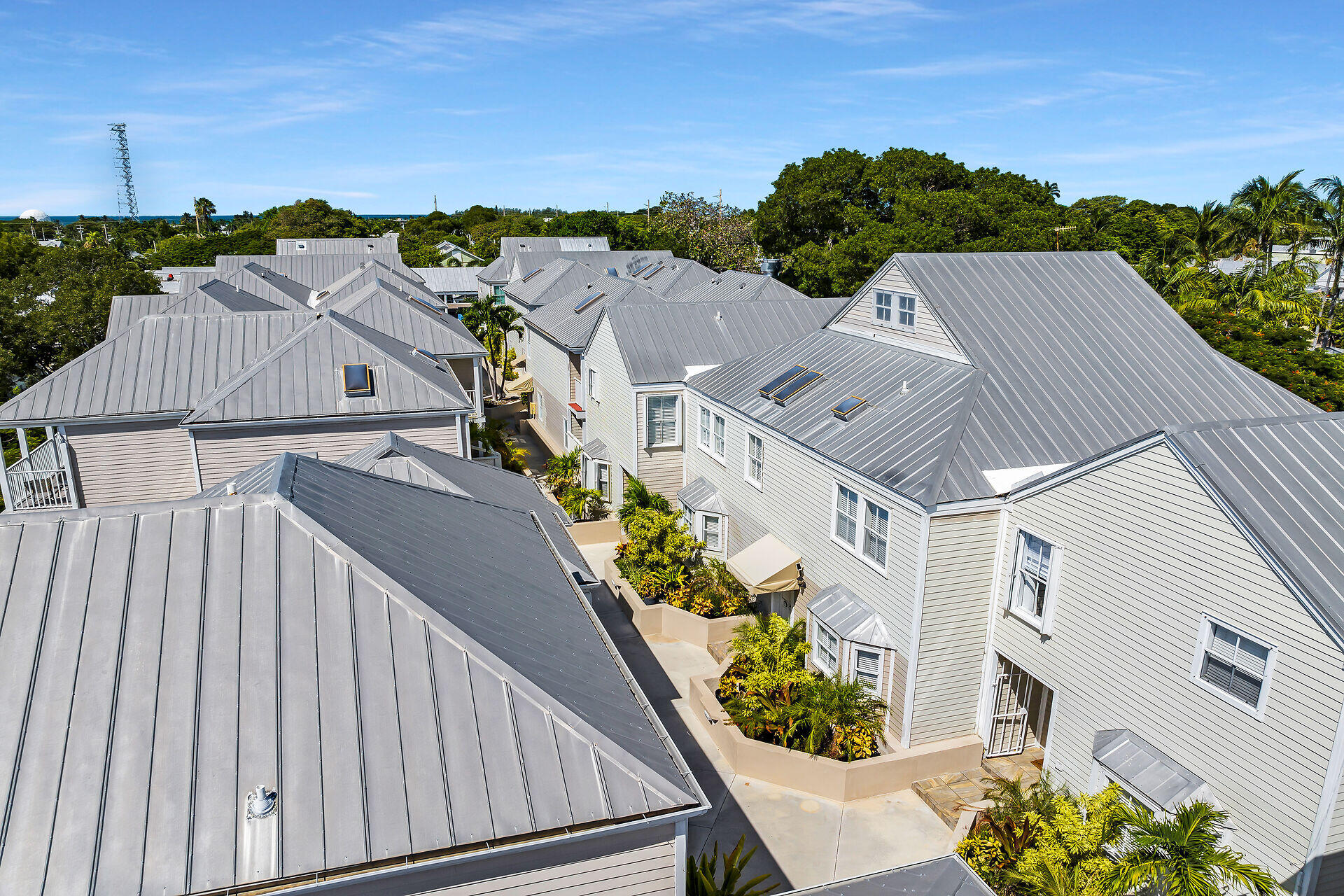1075 Duval Street Unit: R10
