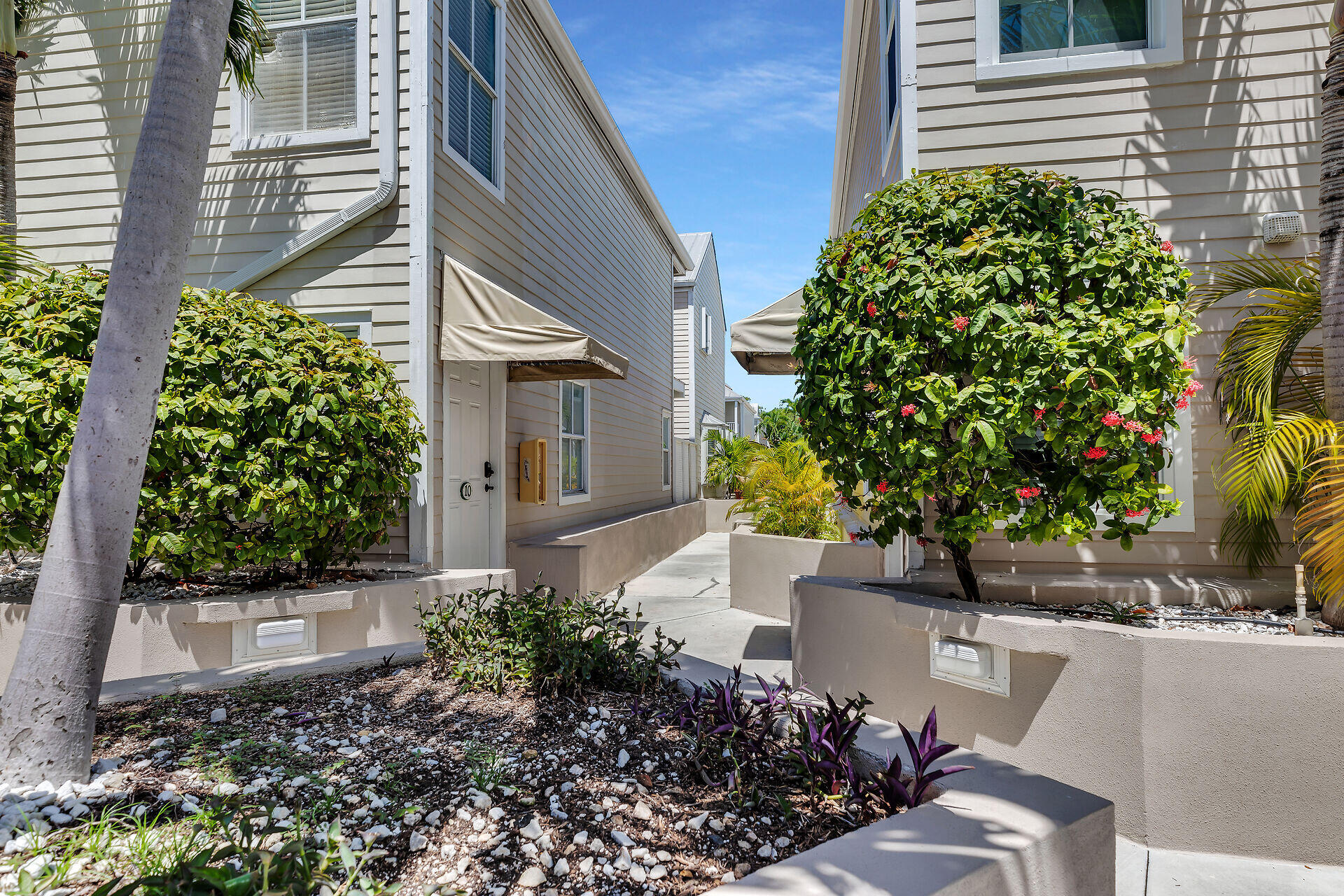 1075 Duval Street Unit: R10