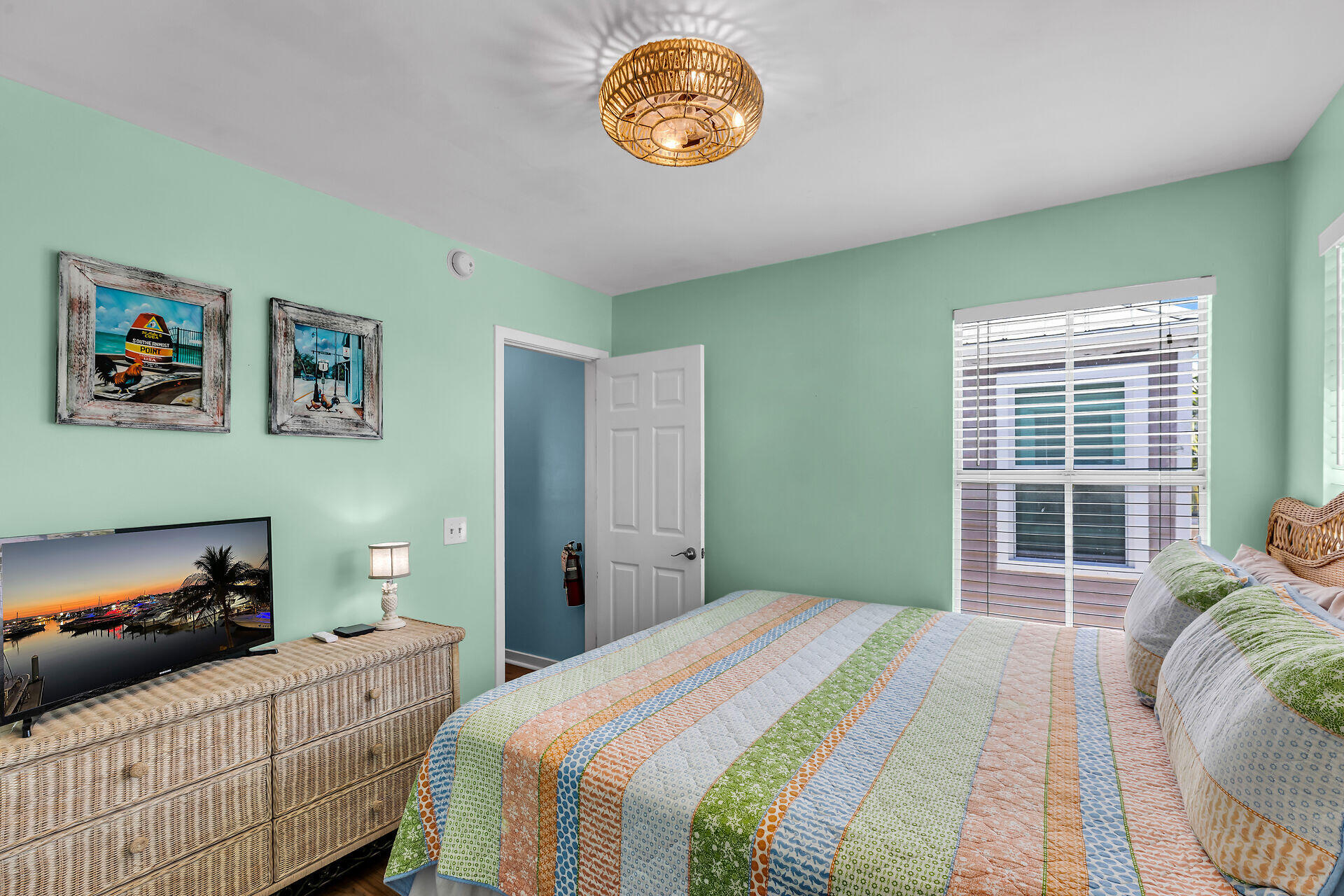 1075 Duval Street Unit: R10