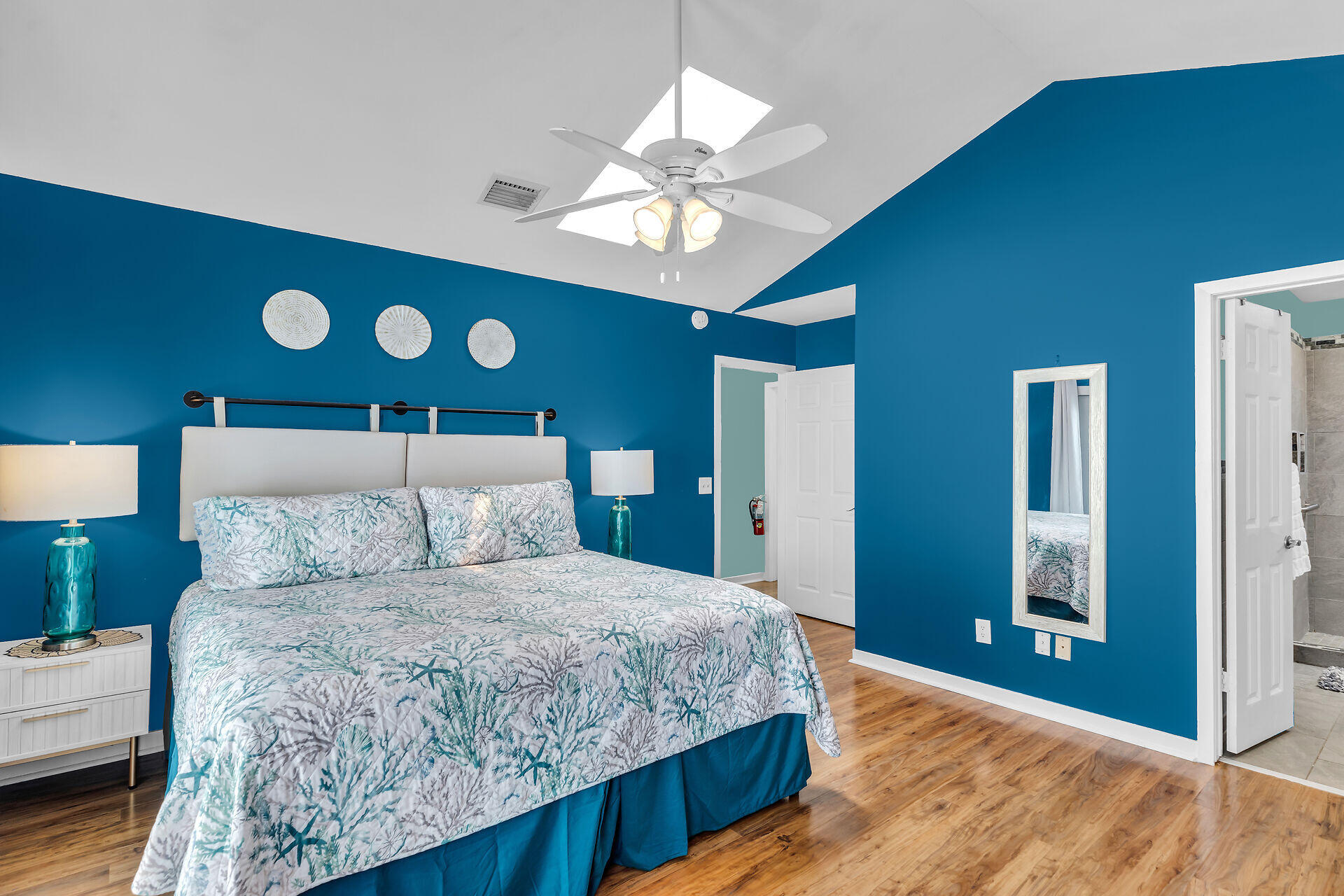 1075 Duval Street Unit: R10