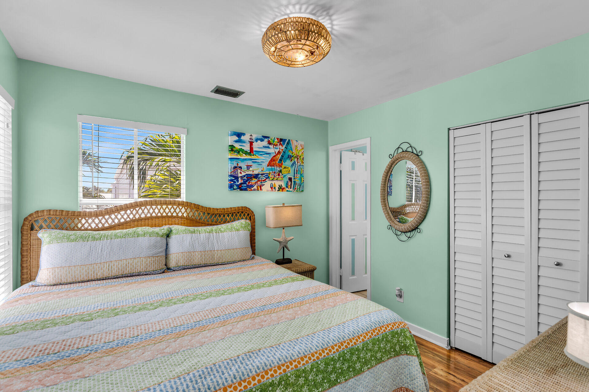 1075 Duval Street Unit: R10