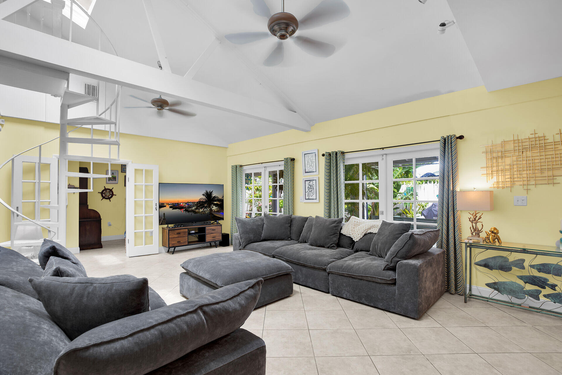 1209 Truman Avenue Unit: 5
