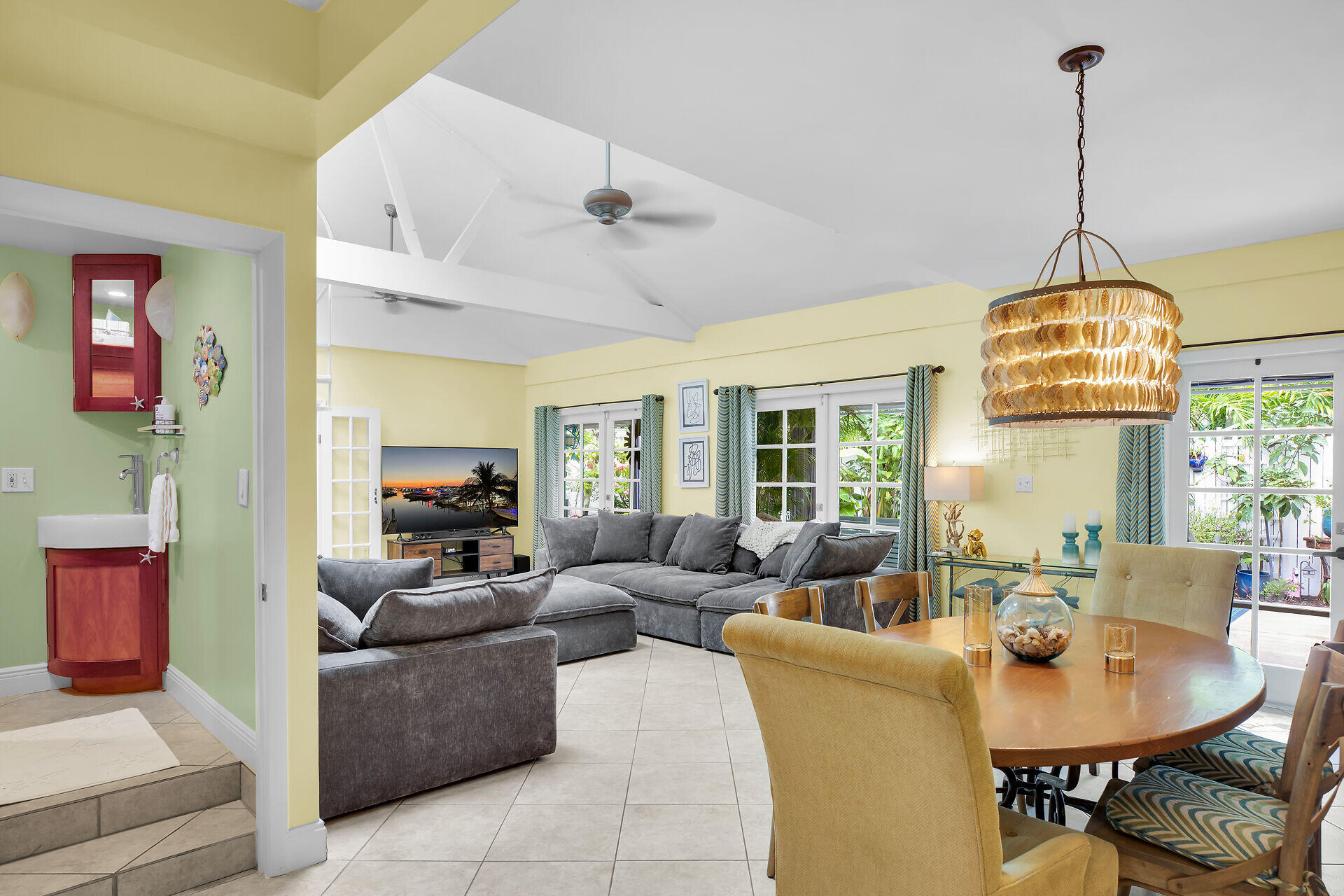 1209 Truman Avenue Unit: 5