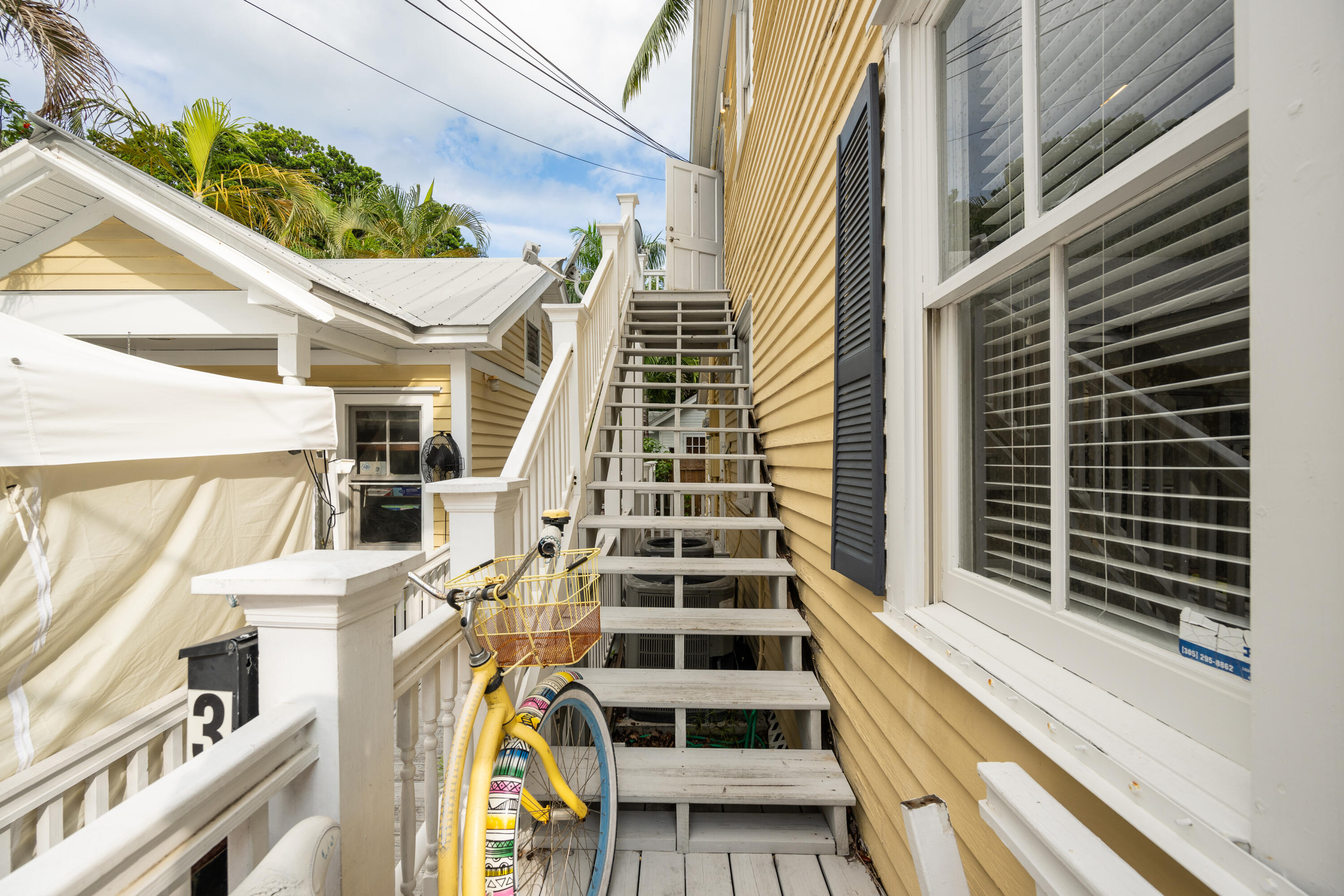 405 Petronia Street