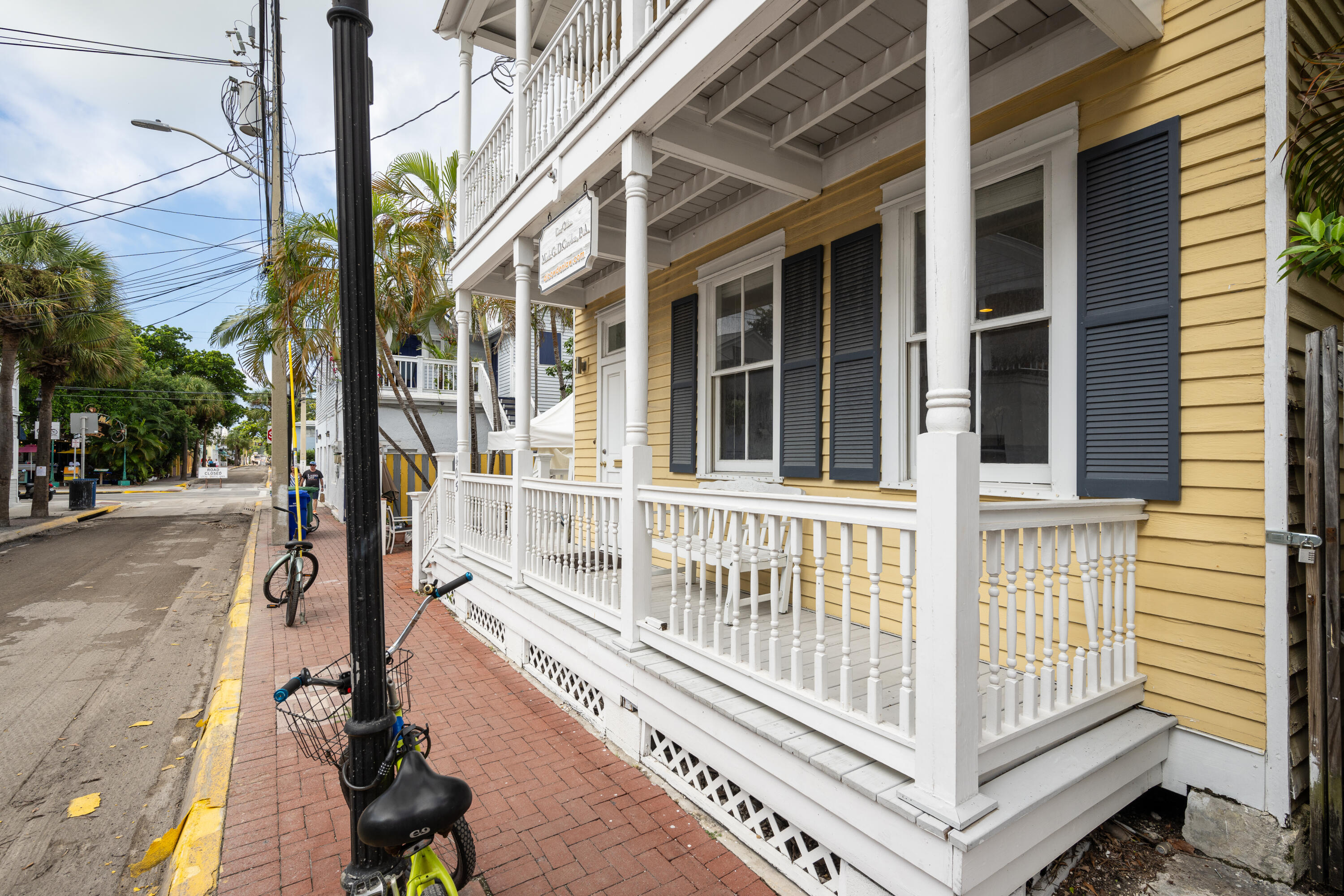 405 Petronia Street