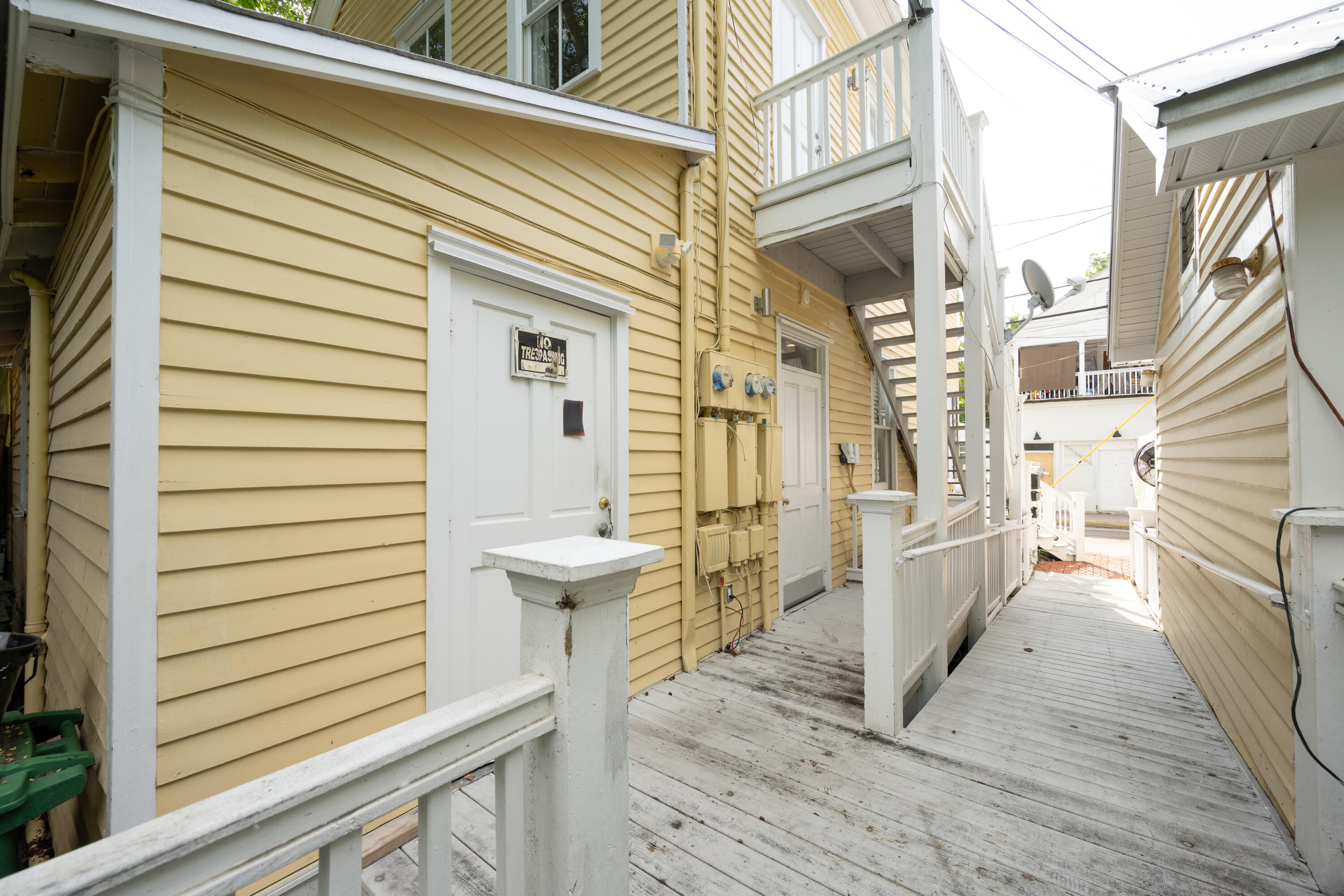 405 Petronia Street