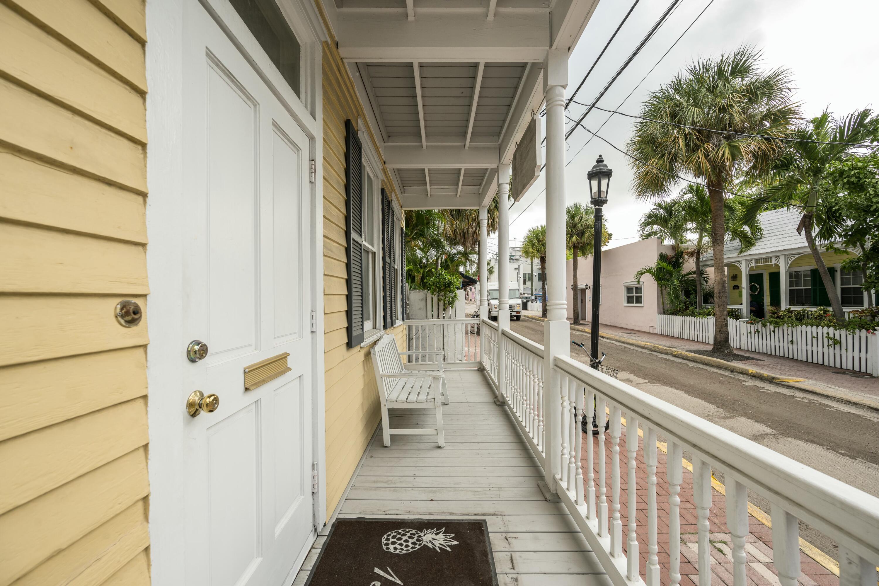 405 Petronia Street