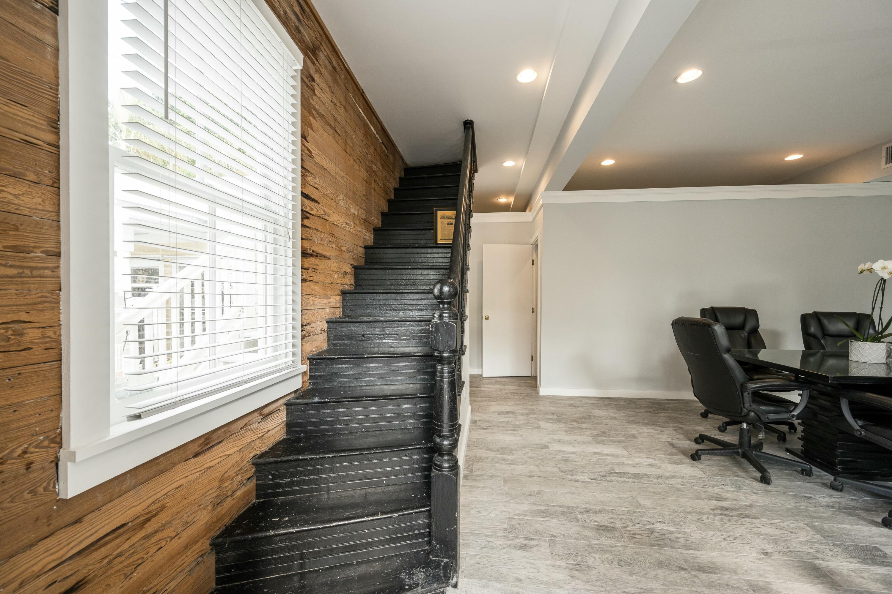 405 Petronia Street