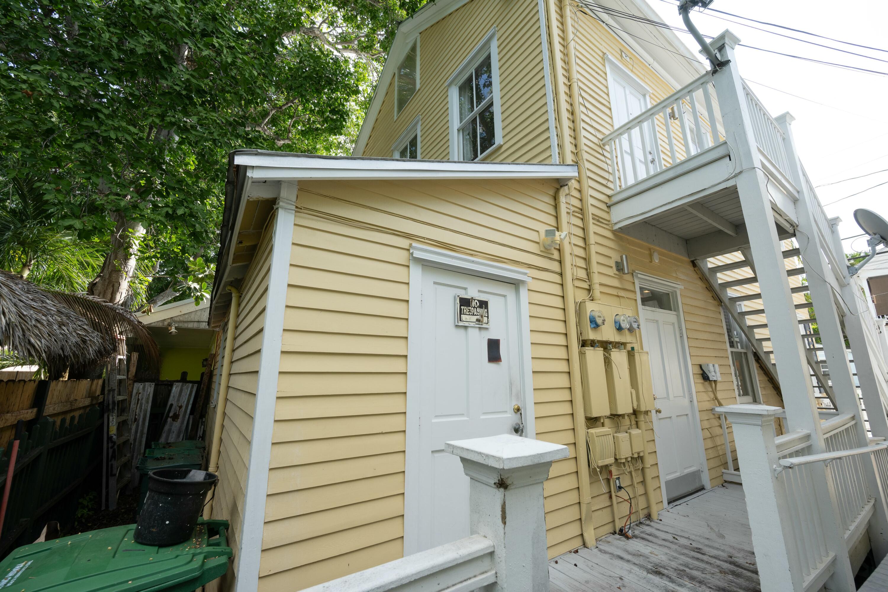 405 Petronia Street