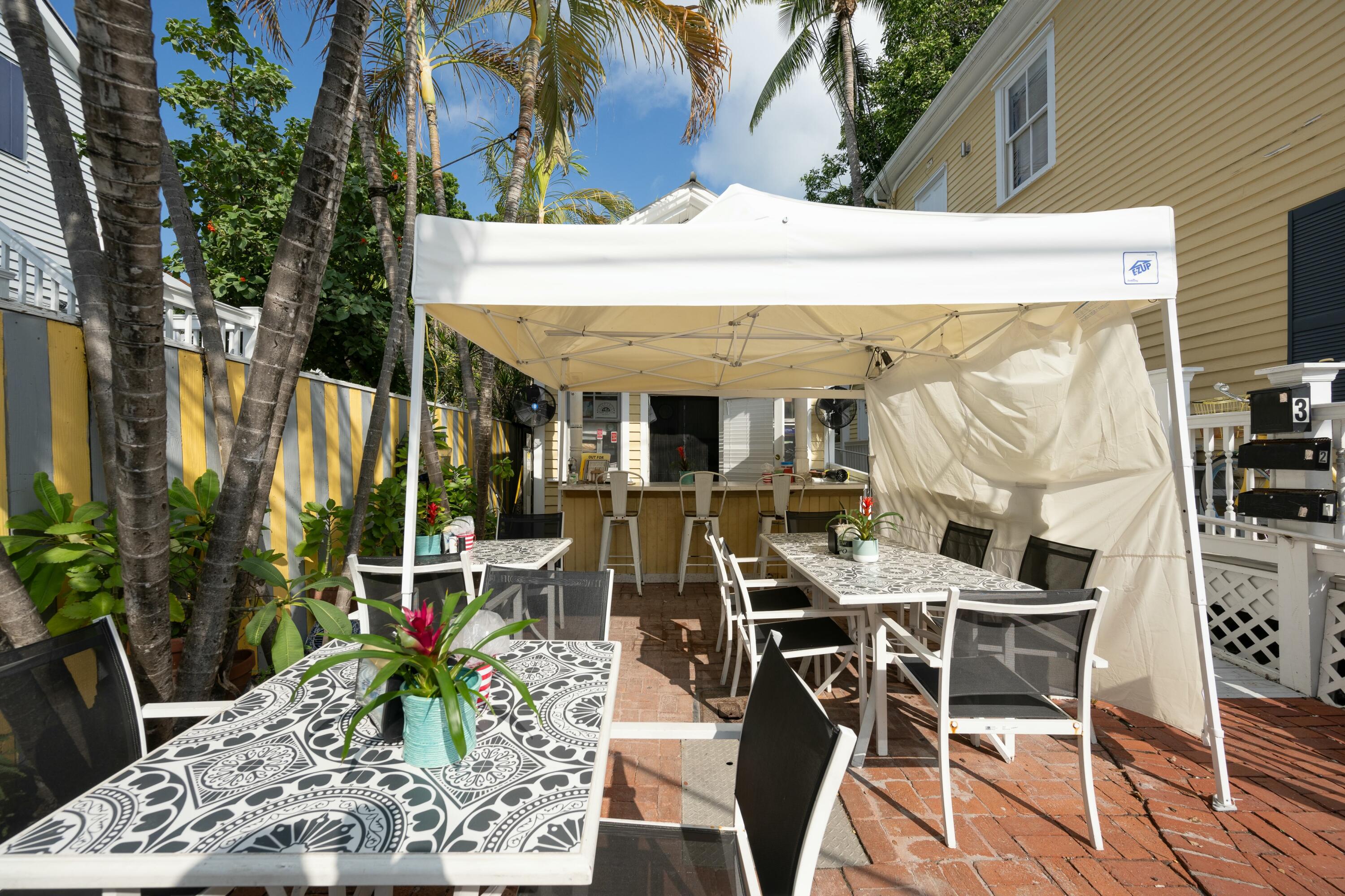 405 Petronia Street