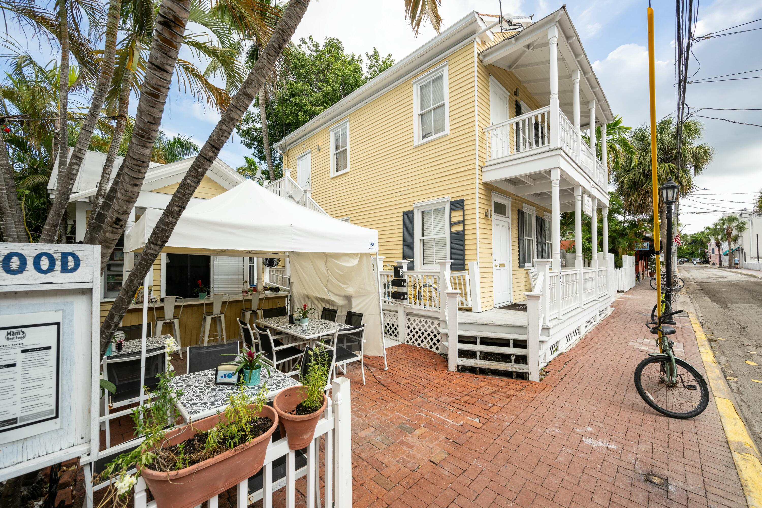 405 Petronia Street