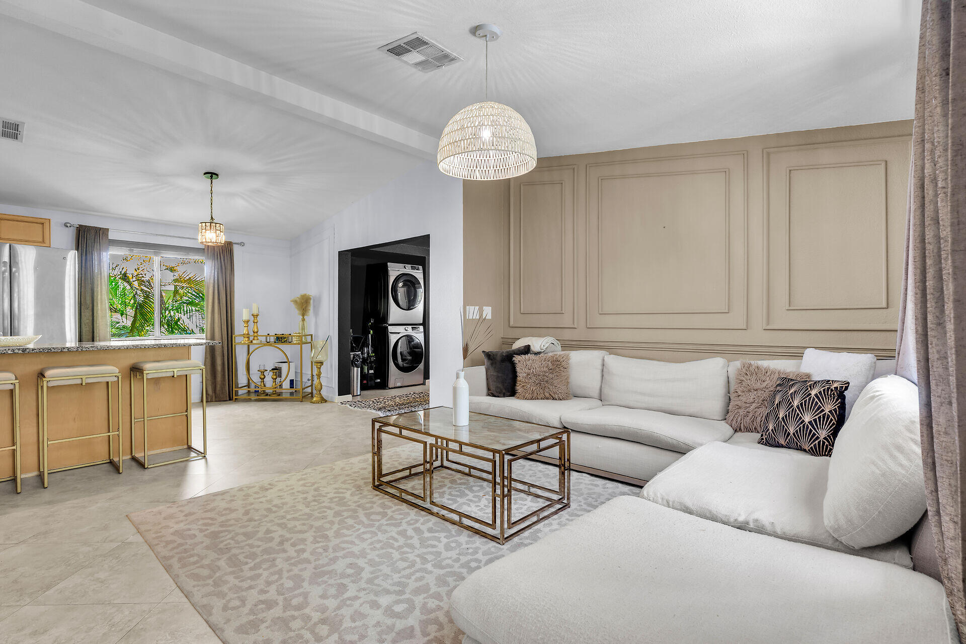 117 W Sandy Circle
