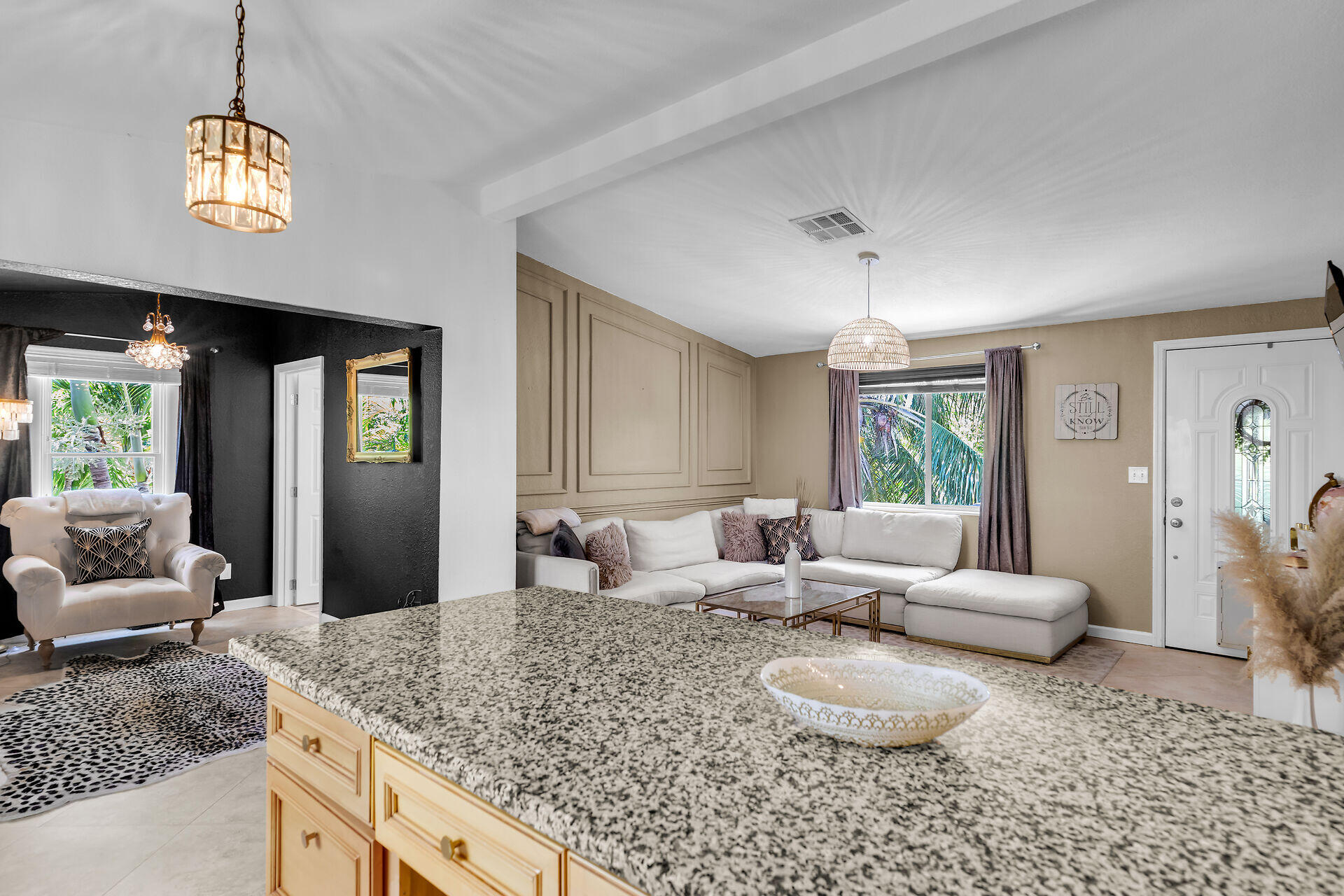 117 W Sandy Circle