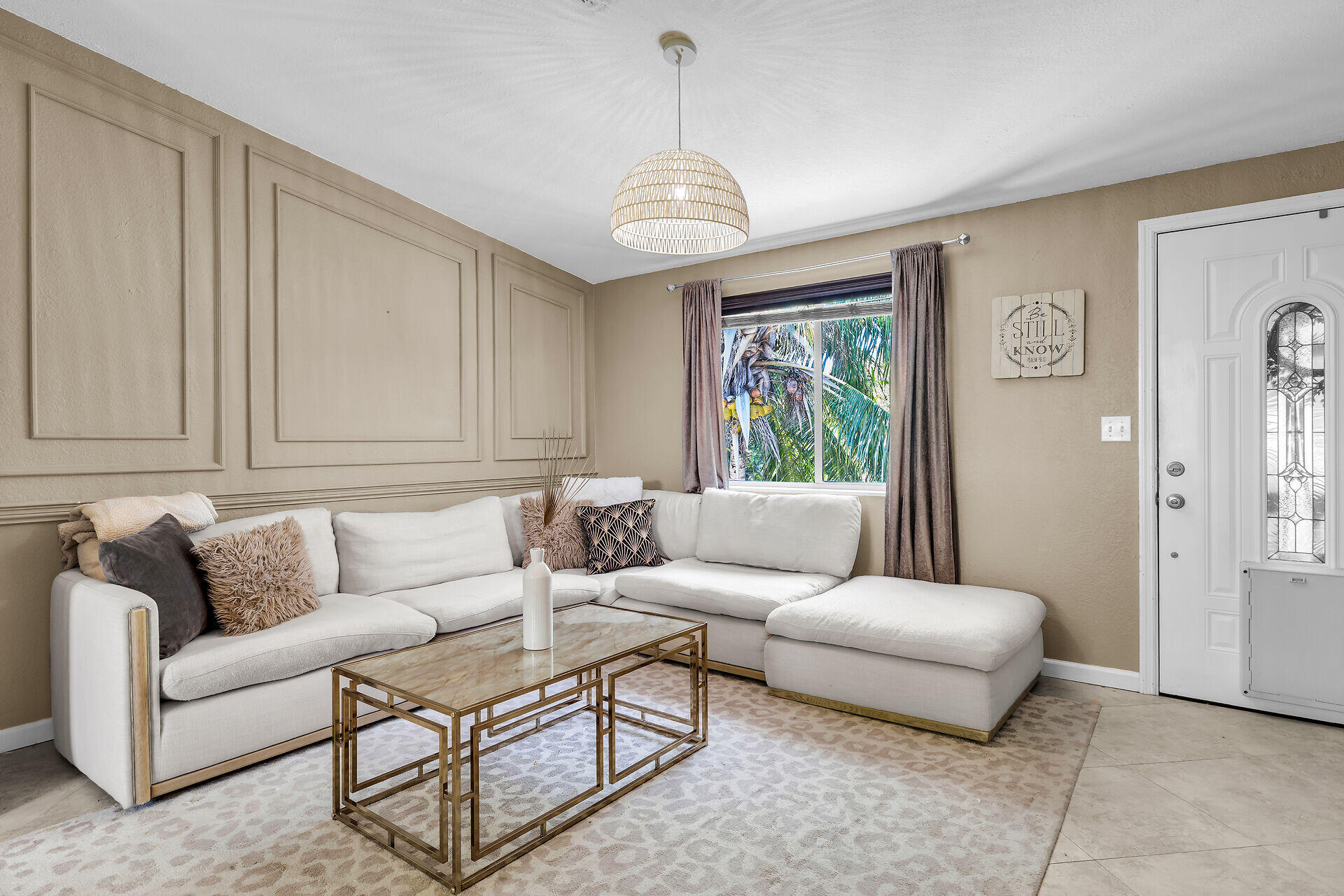 117 W Sandy Circle