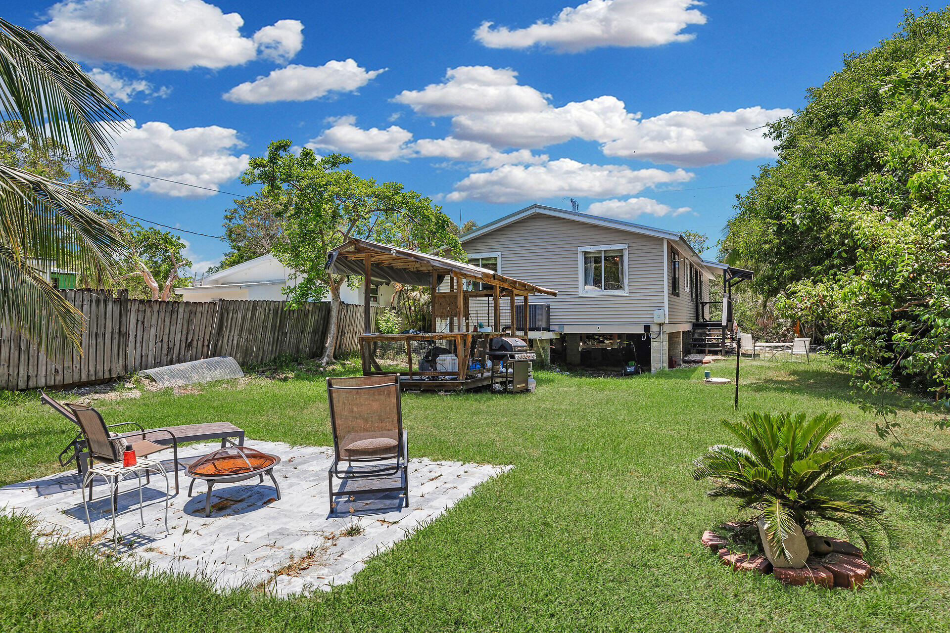 117 W Sandy Circle
