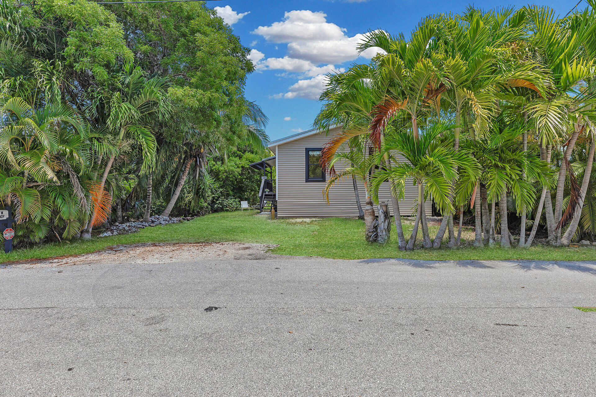 117 W Sandy Circle