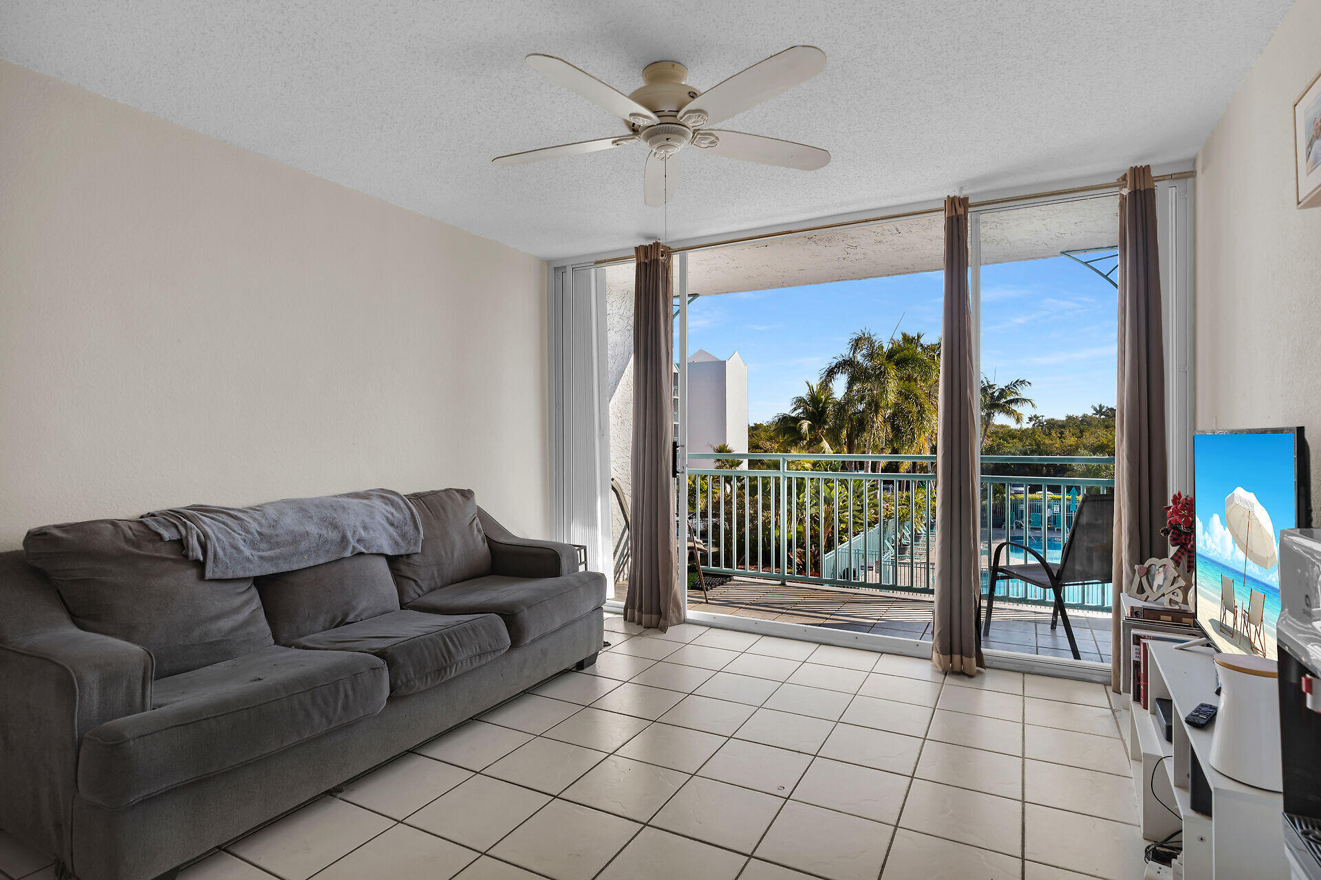 3635 Seaside Drive Unit: APT 213